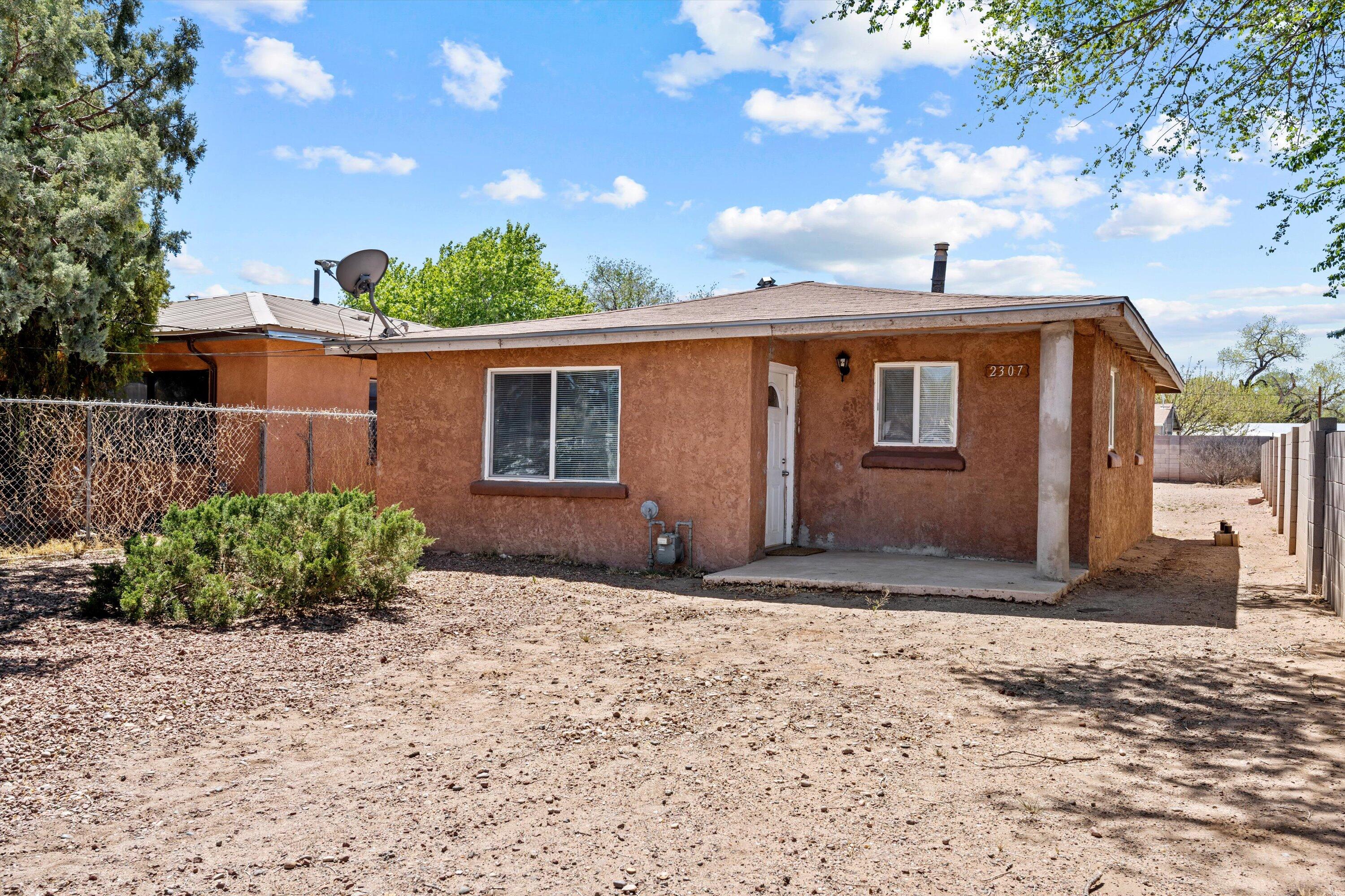 2307 Tapia Boulevard SW, Albuquerque, NM 87105