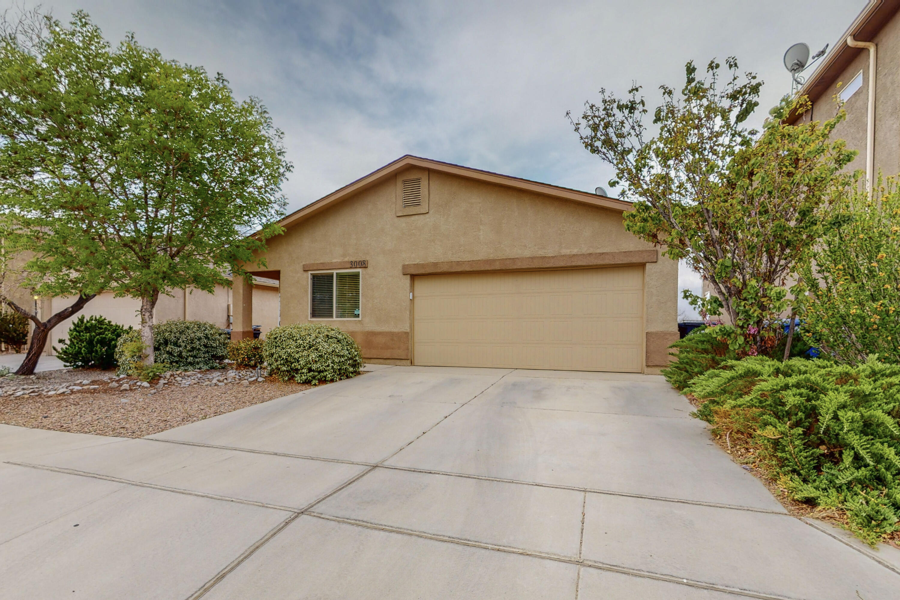 3008 Flint Avenue SW, Albuquerque, NM 87121