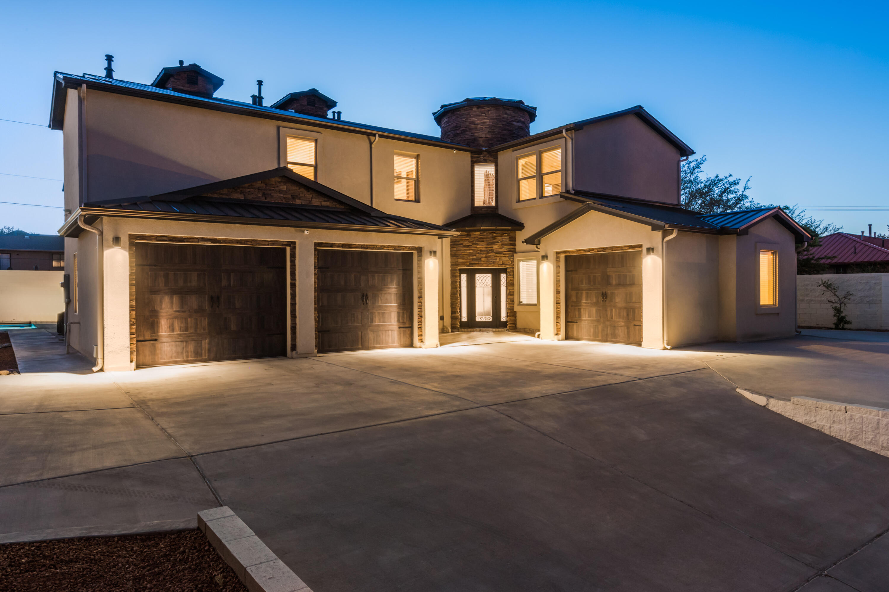 611 Socorro Drive, Los Lunas, NM 87031