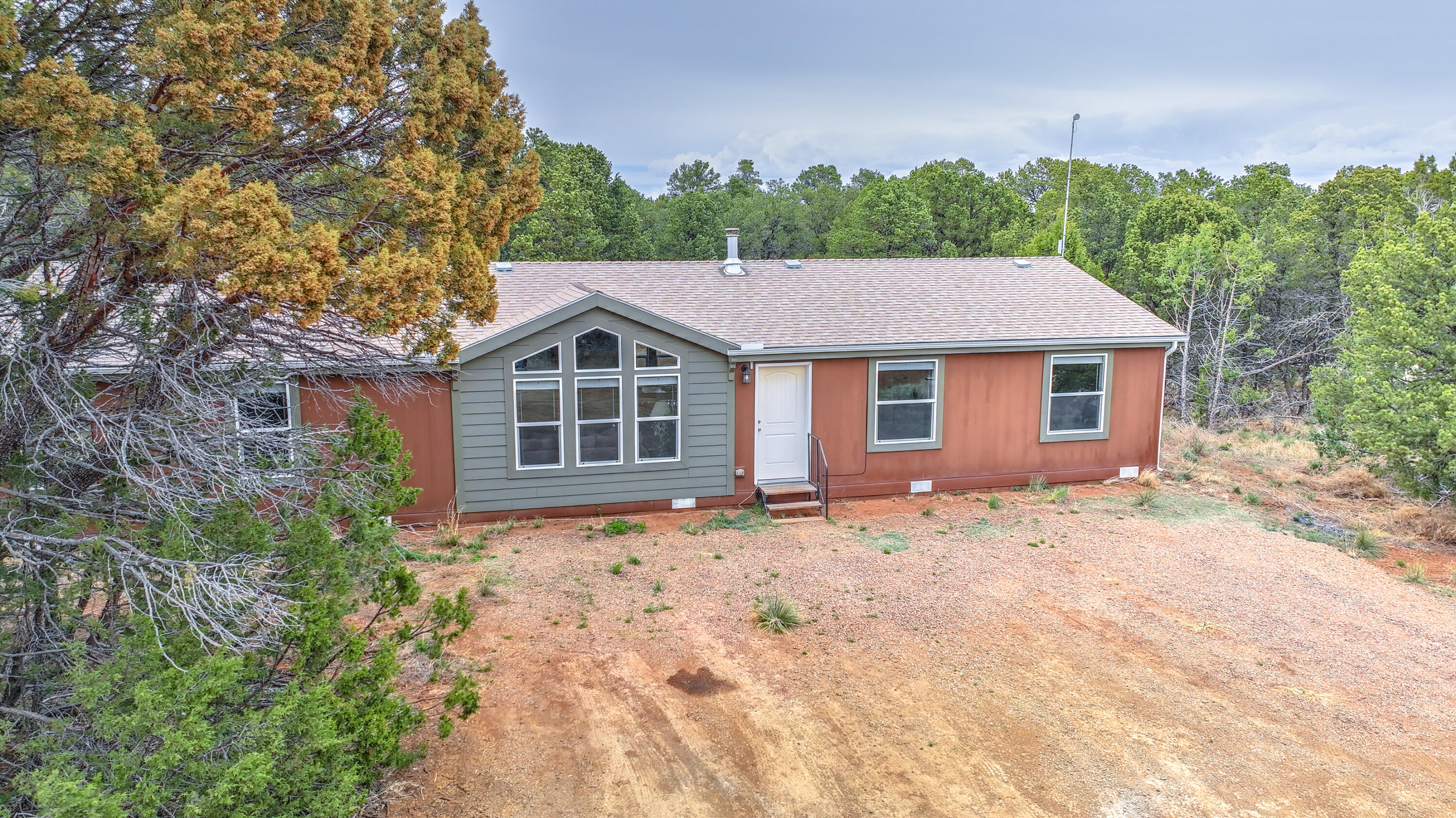 46 Lovato Road, Tijeras, NM 87059