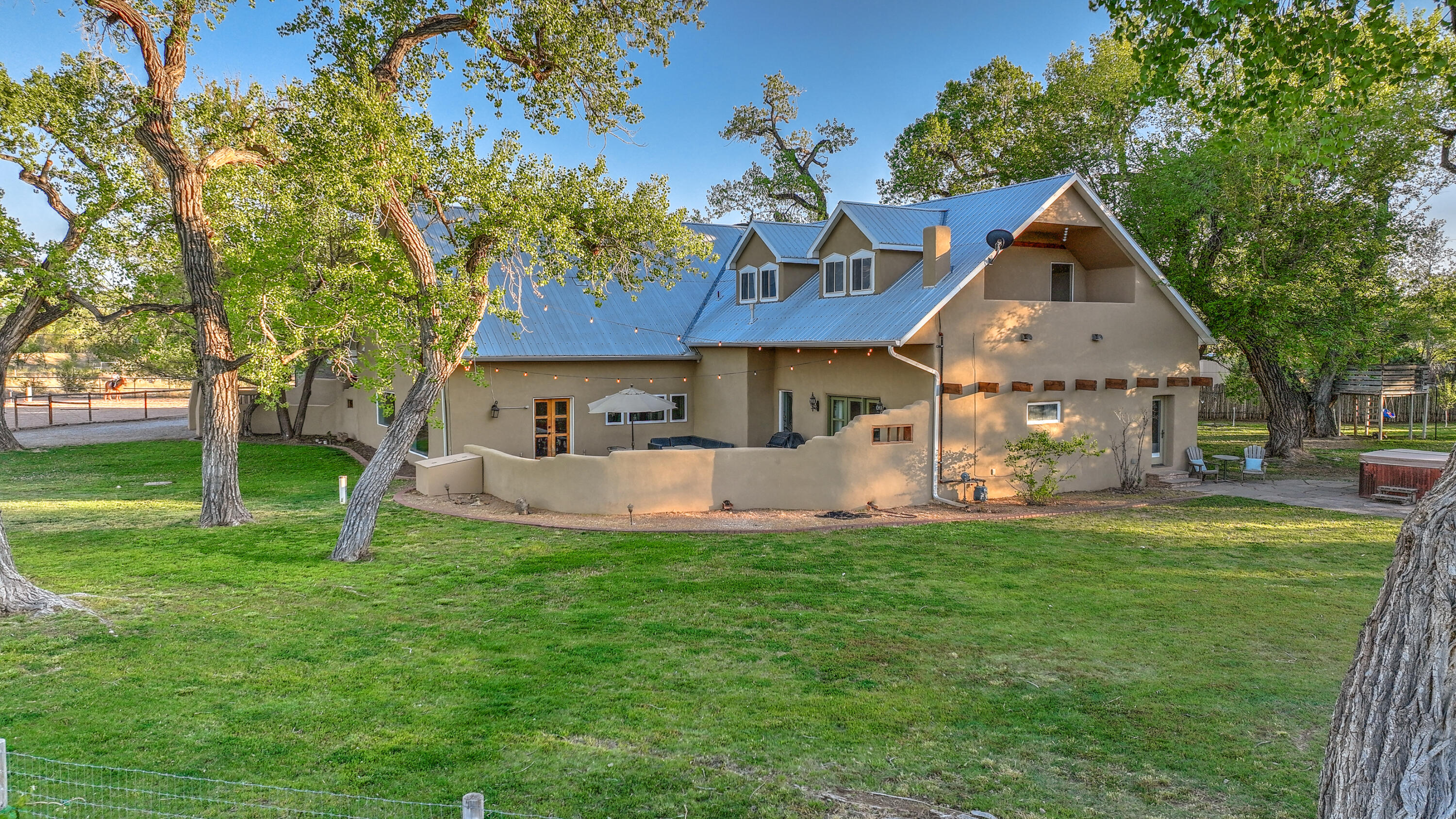 750 Dixon Road, Corrales, NM 87048