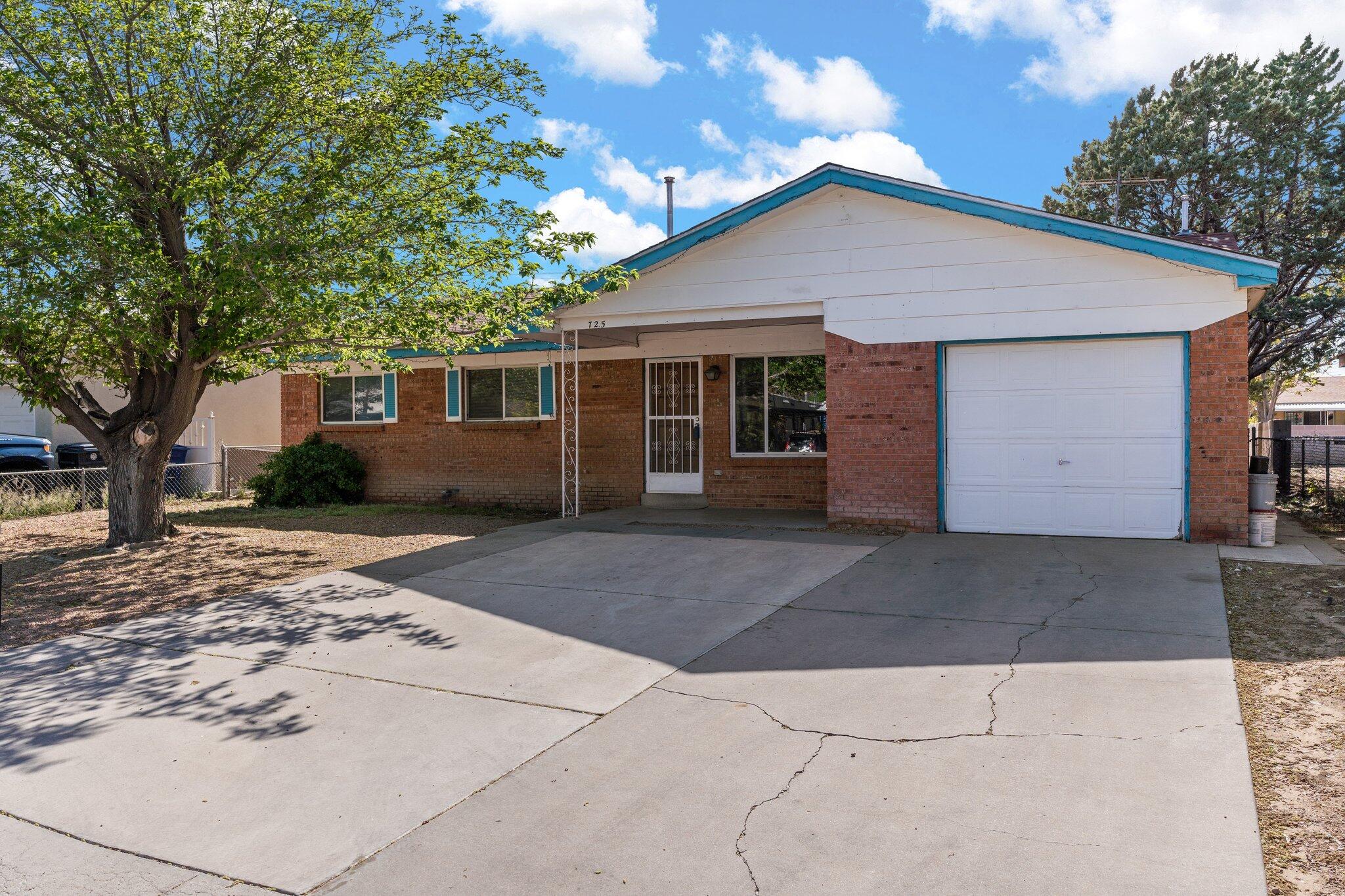 725 Dolores Drive NW, Albuquerque, NM 87105