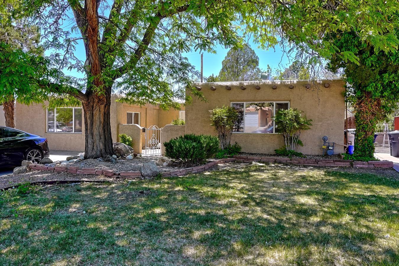 1825 Lester Drive NE, Albuquerque, NM 87112