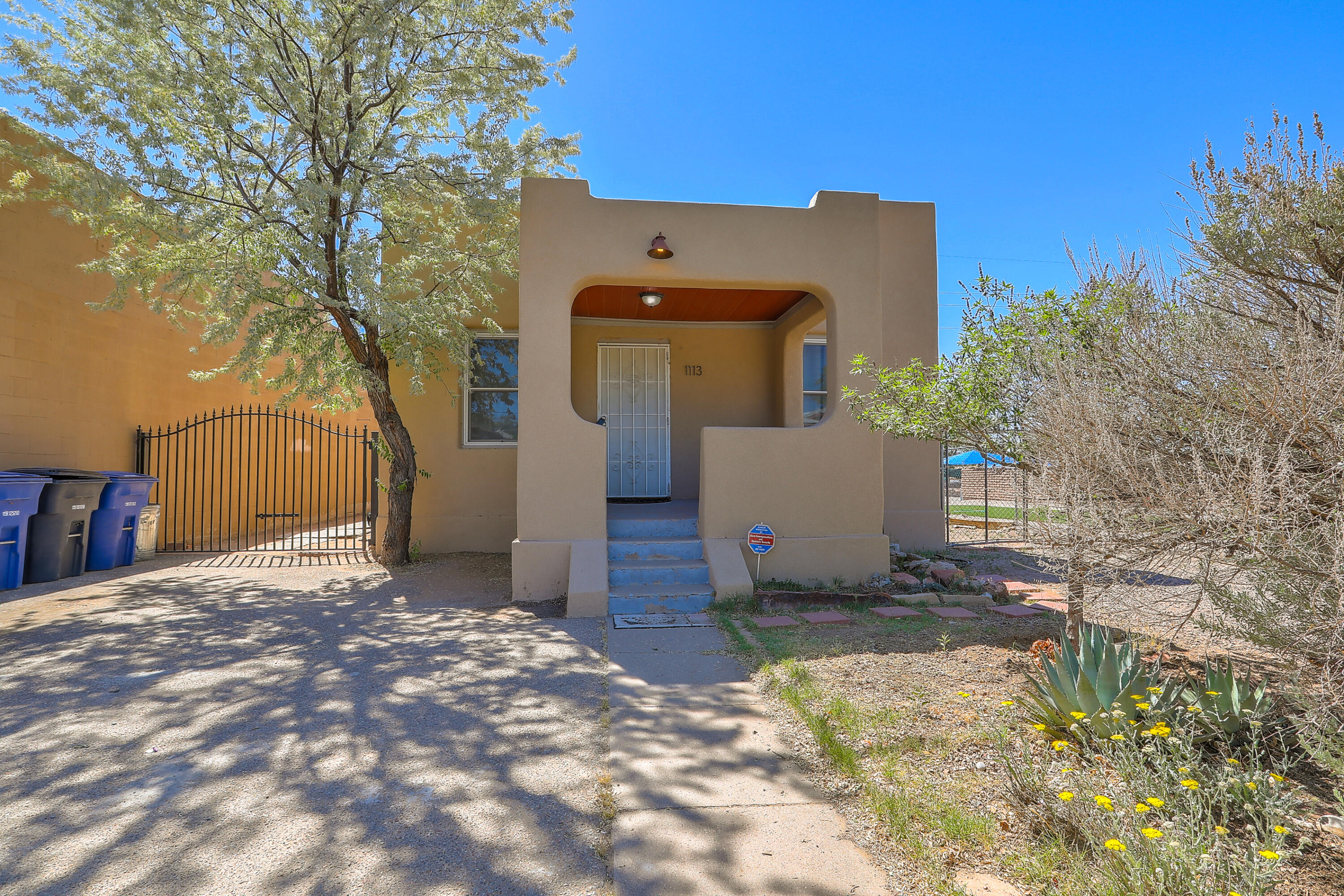 1113 Edith Boulevard SE, Albuquerque, NM 87102