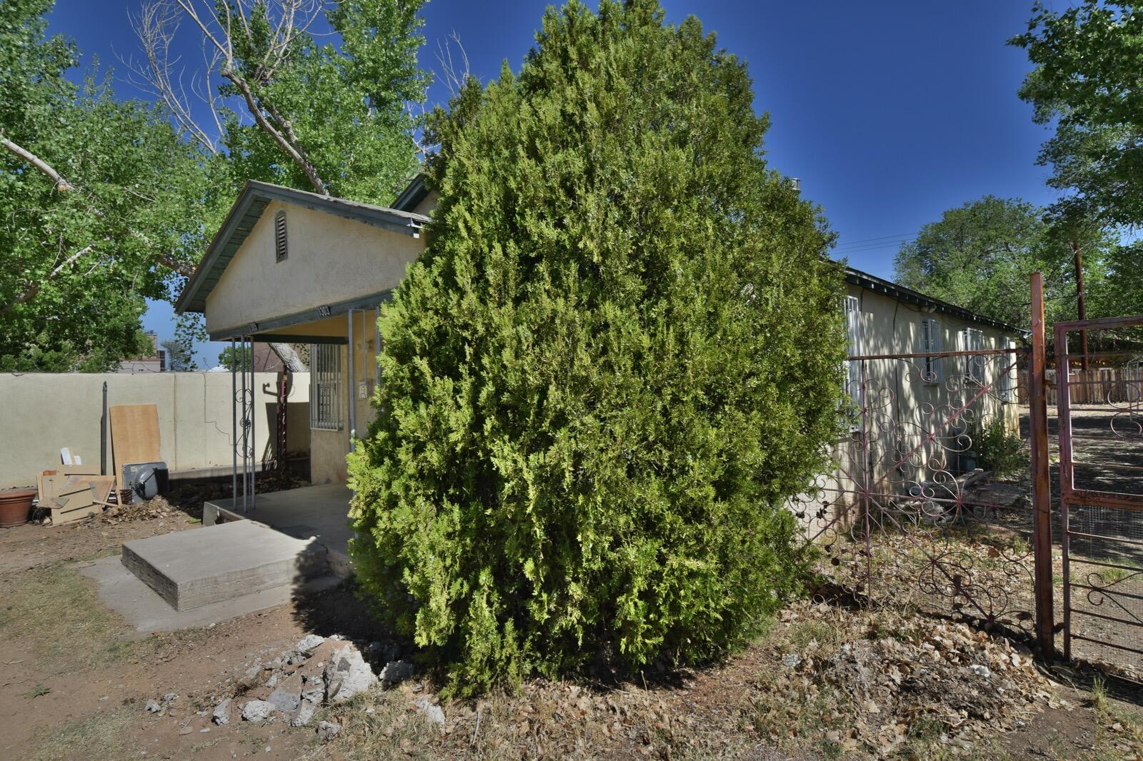 1303 Iron Avenue SW, Albuquerque, NM 87102