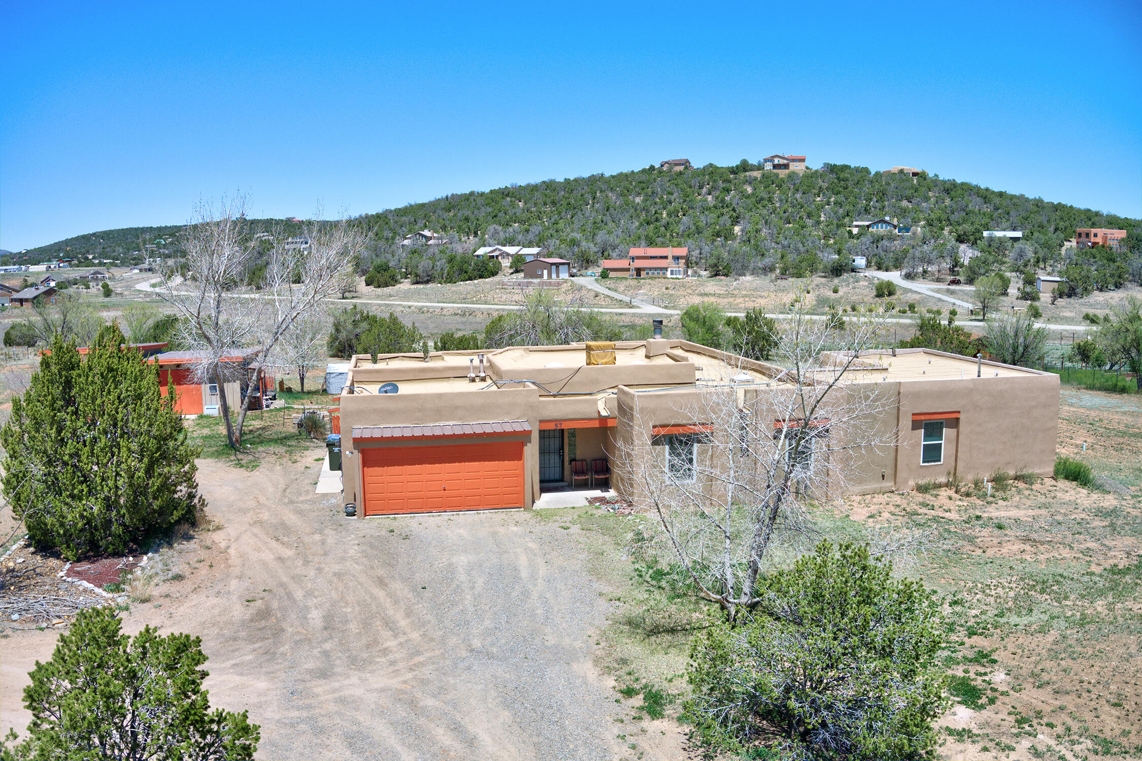 57 Dinkle Road, Edgewood, NM 87015