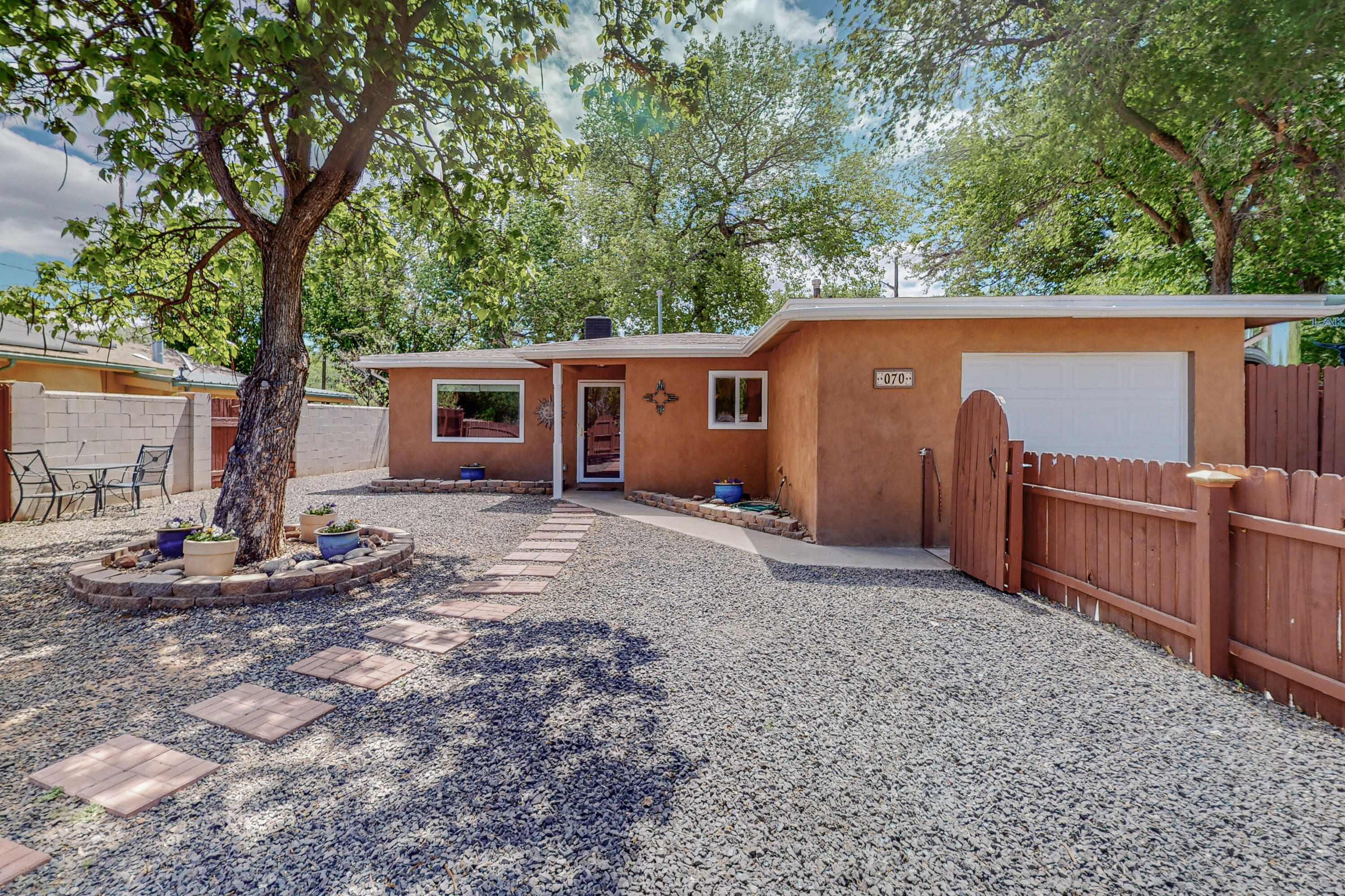 70 Priestly Place, Corrales, NM 87048