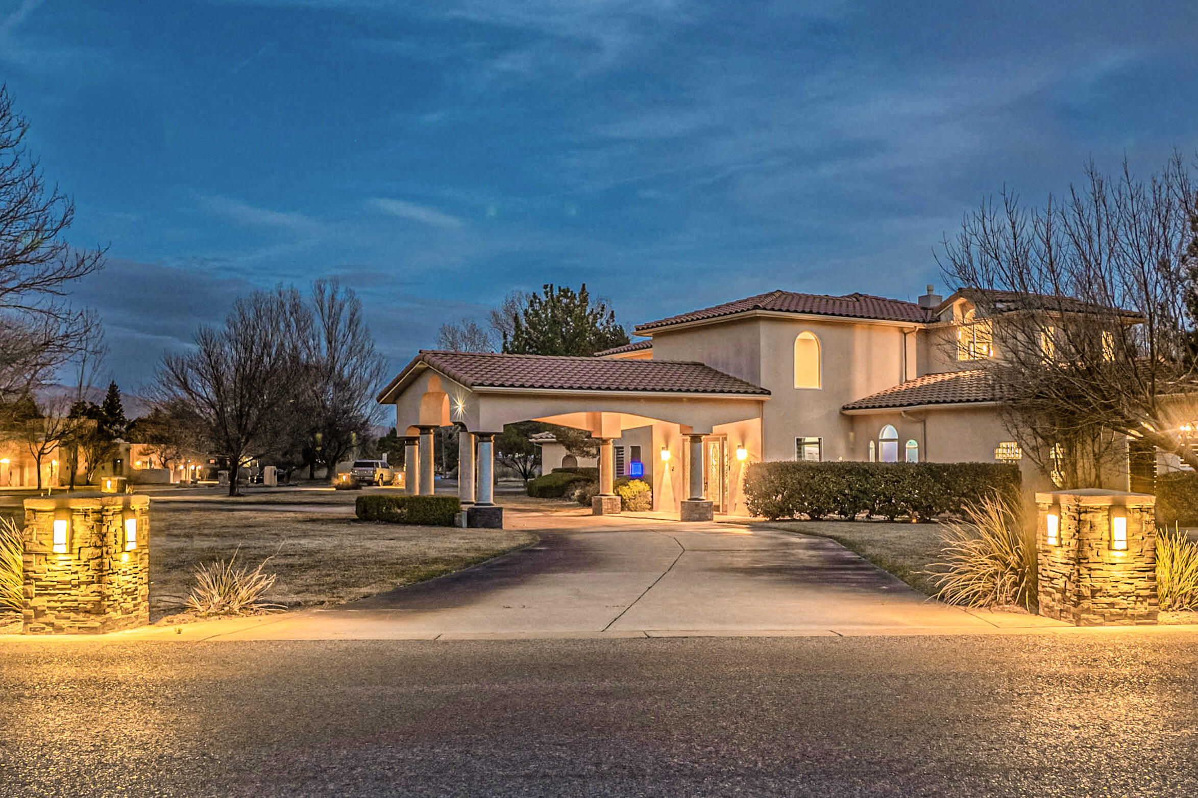 1422 El Portal Road, Los Ranchos, NM 87107