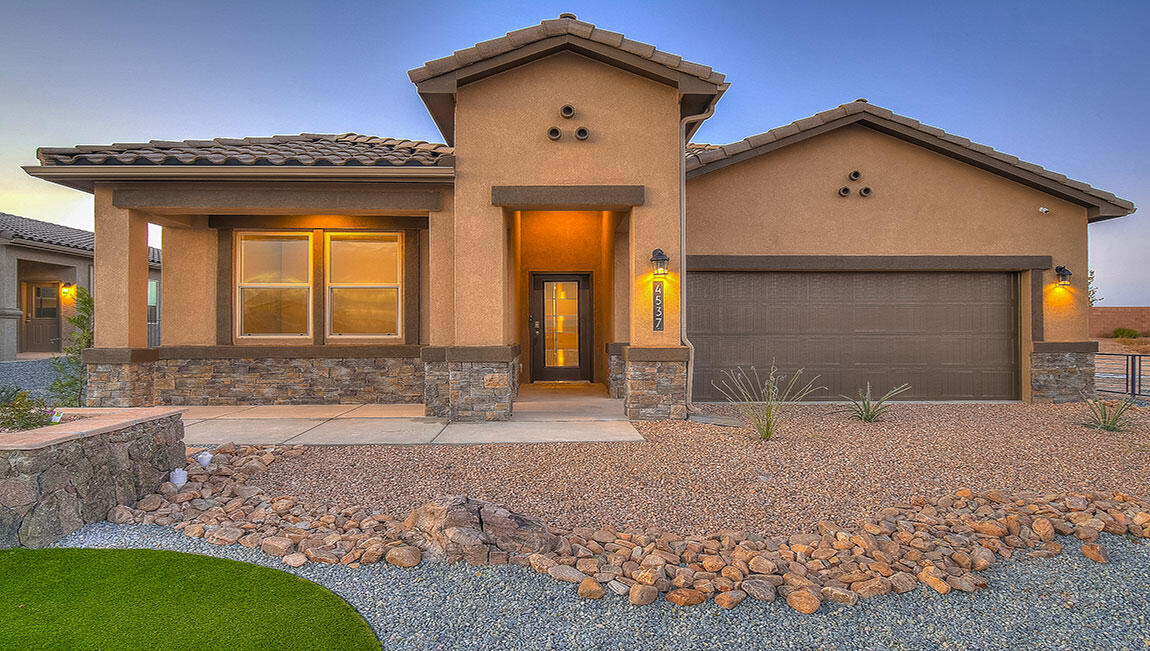 2000 Tesoro Loop NW, Los Lunas, NM 87031