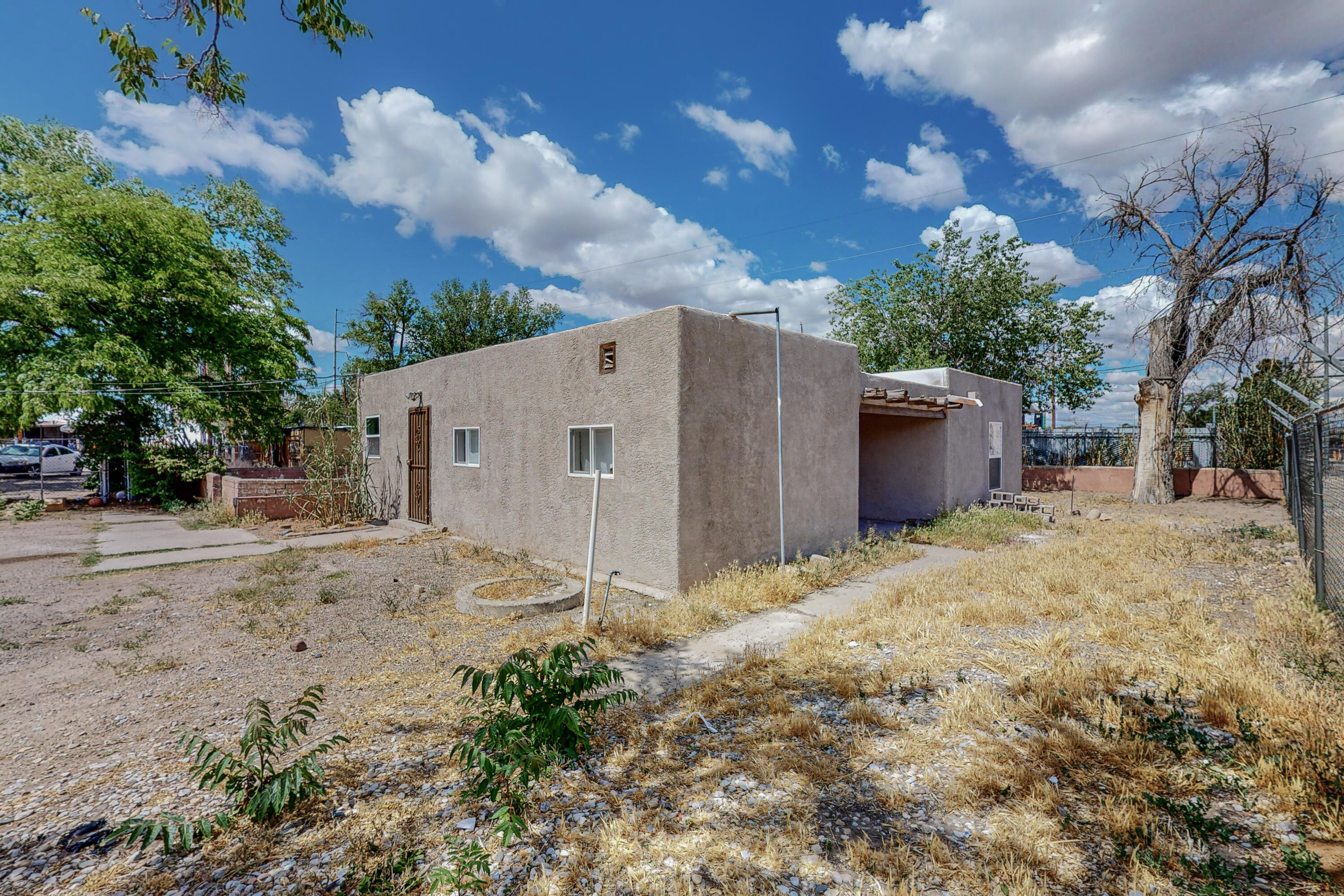 120 Candelaria Road NW, Albuquerque, NM 87107