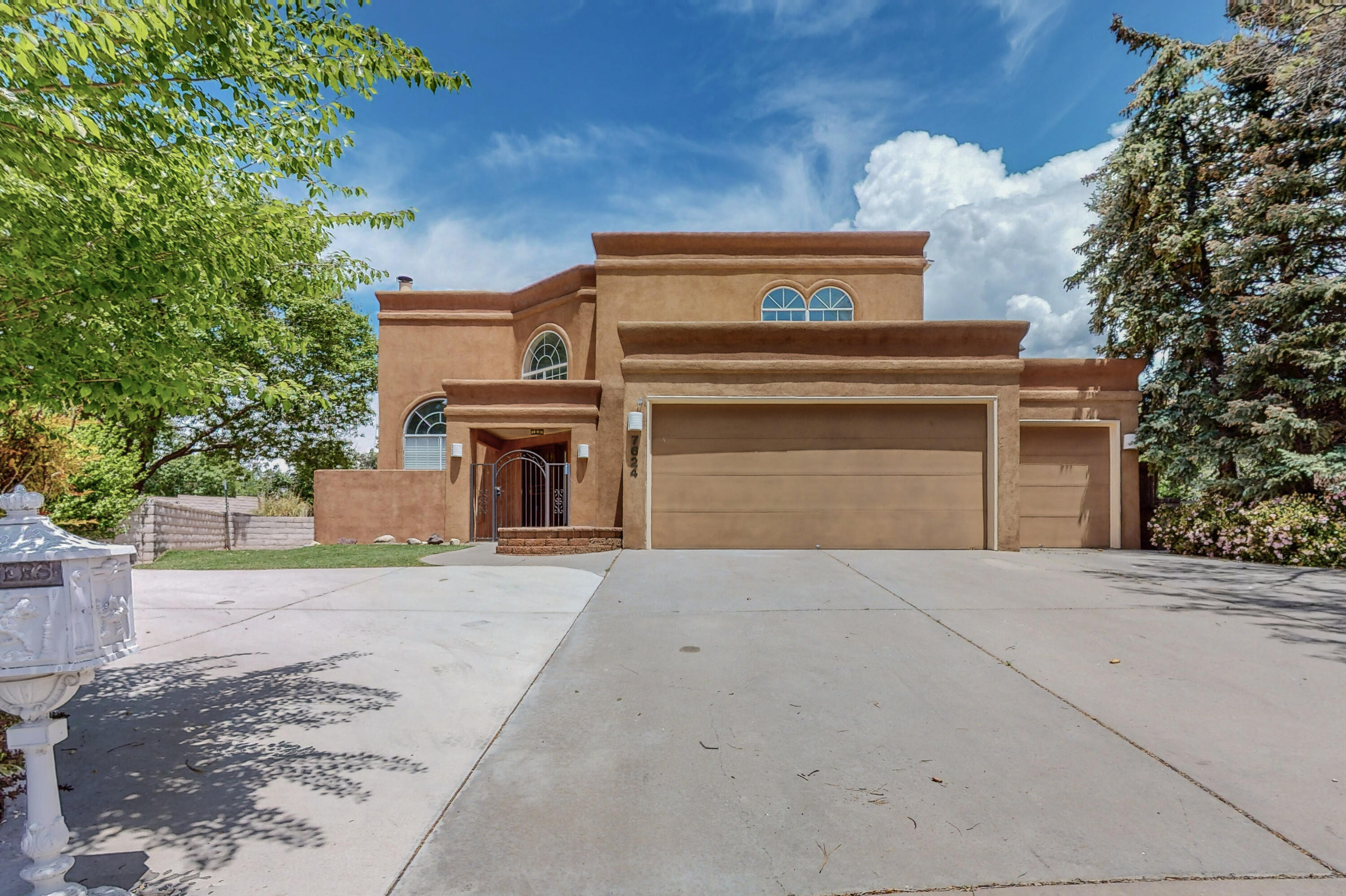 7624 Don Gaspar Drive NE, Albuquerque, NM 87109