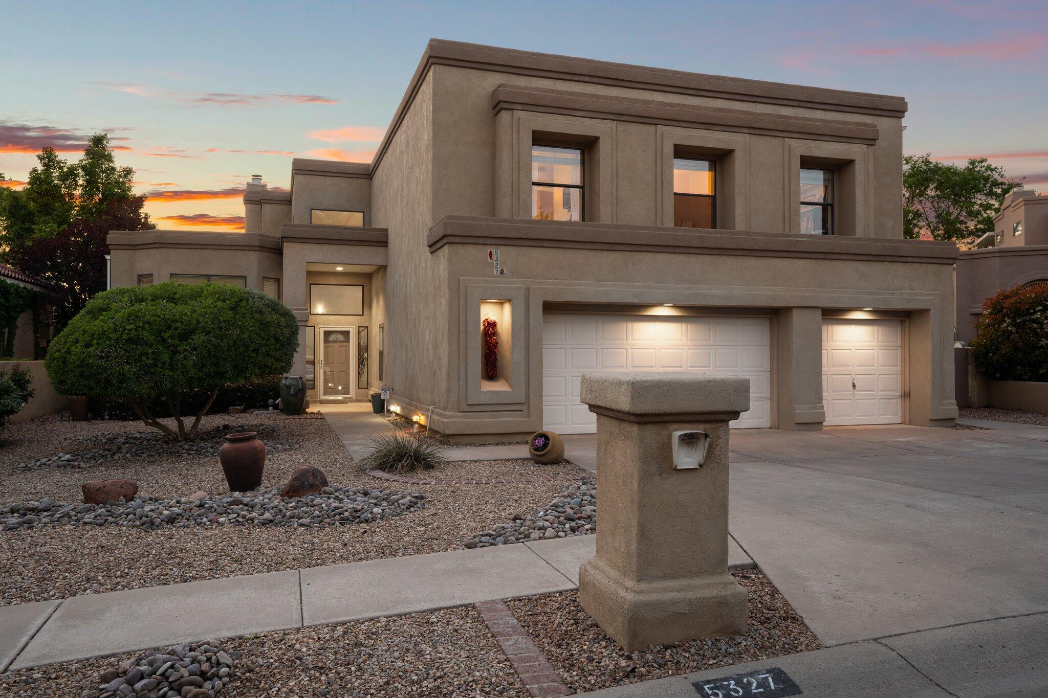 5327 Avenida Cuesta NE, Albuquerque, NM 87111