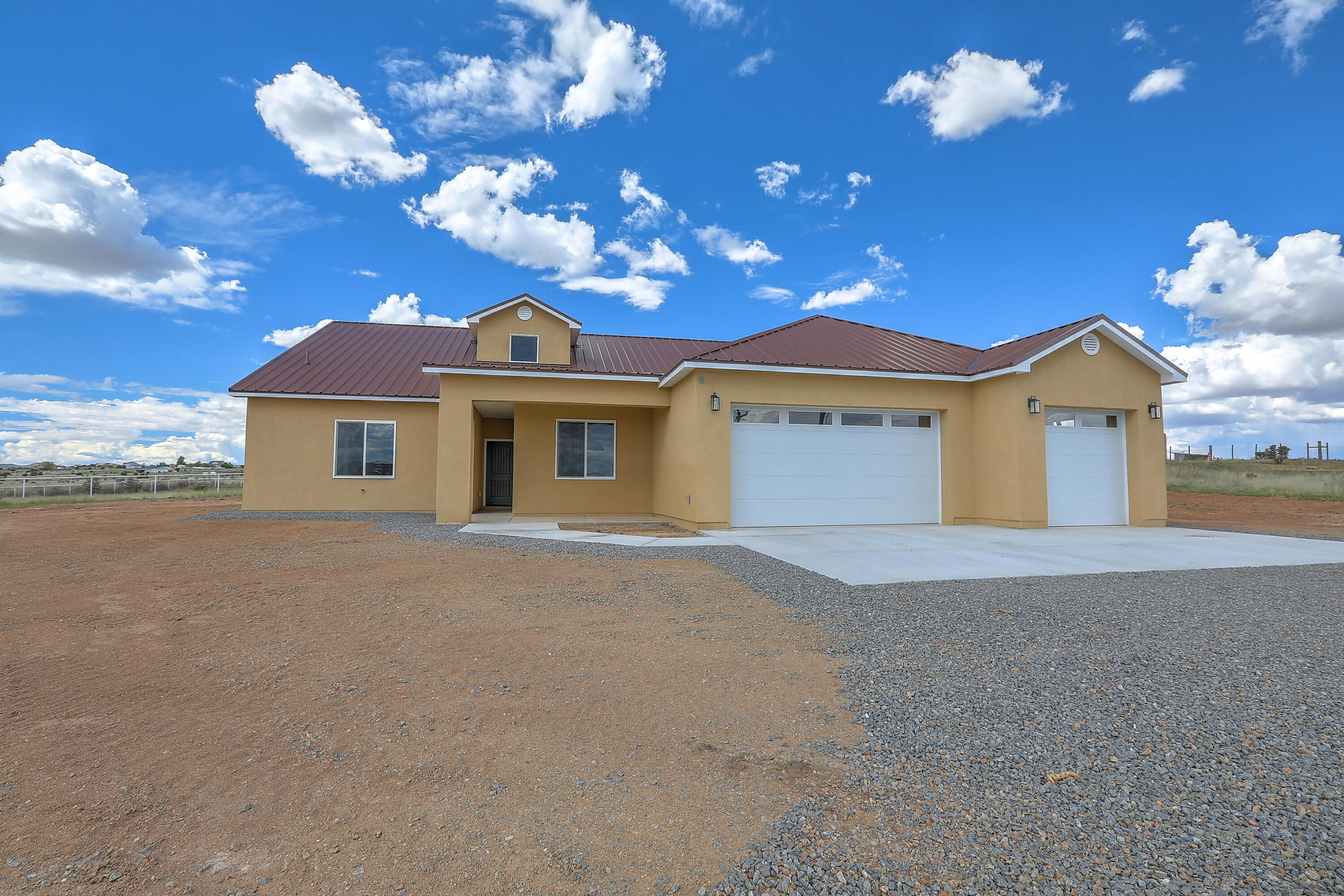 2 Serrania, Edgewood, NM 87015