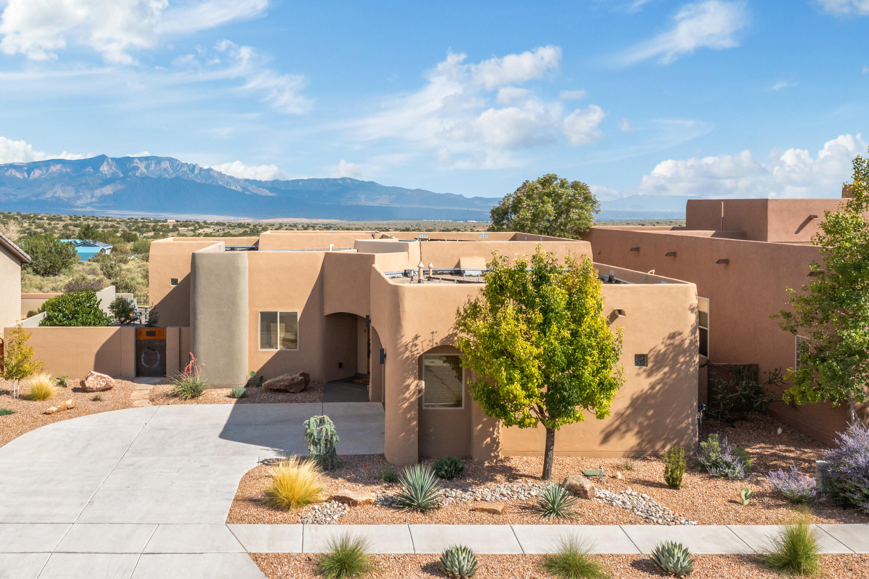 2729 La Luz Circle NE, Rio Rancho, NM 87144