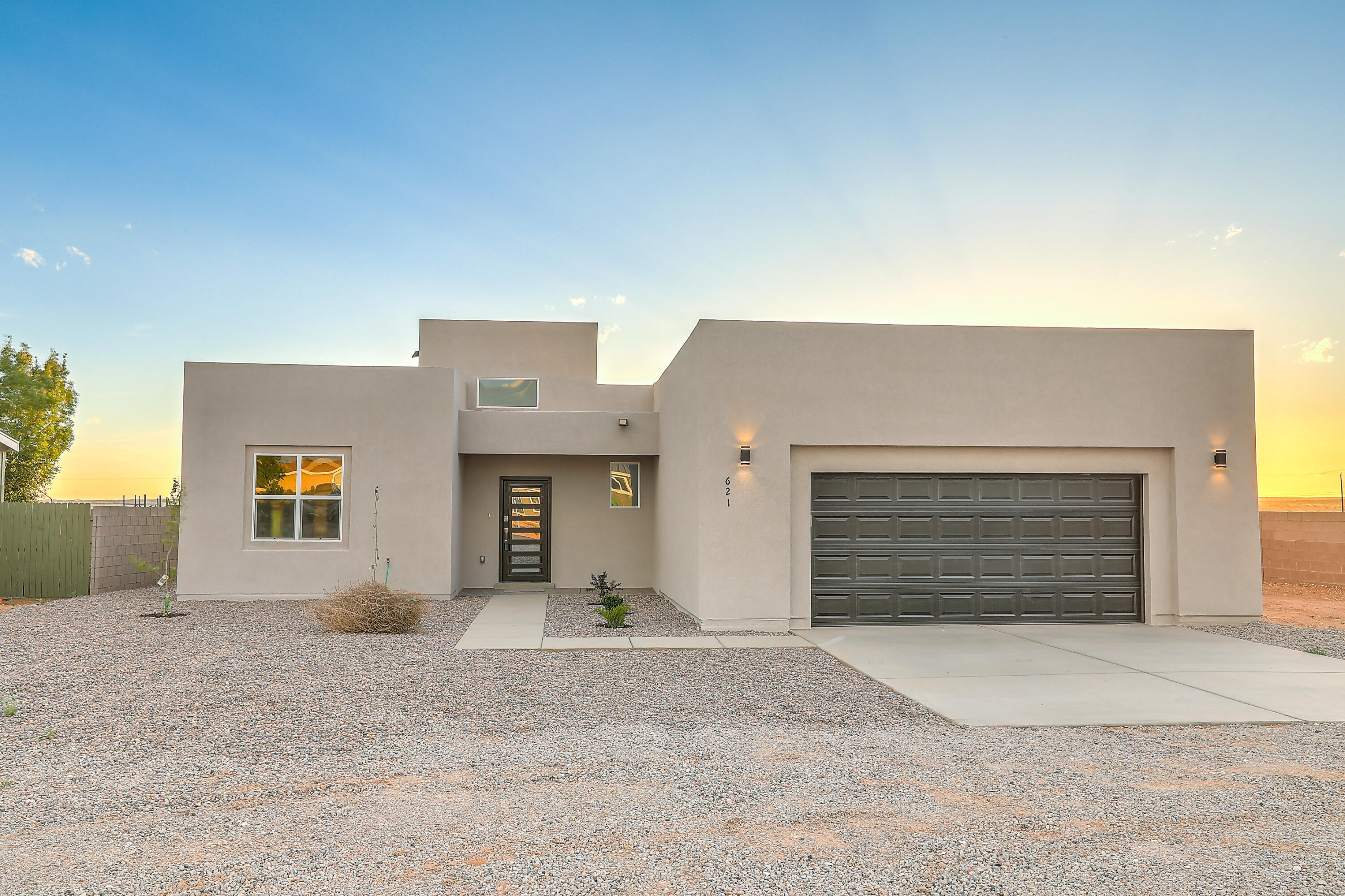 621 1st Street NE, Rio Rancho, NM 87124
