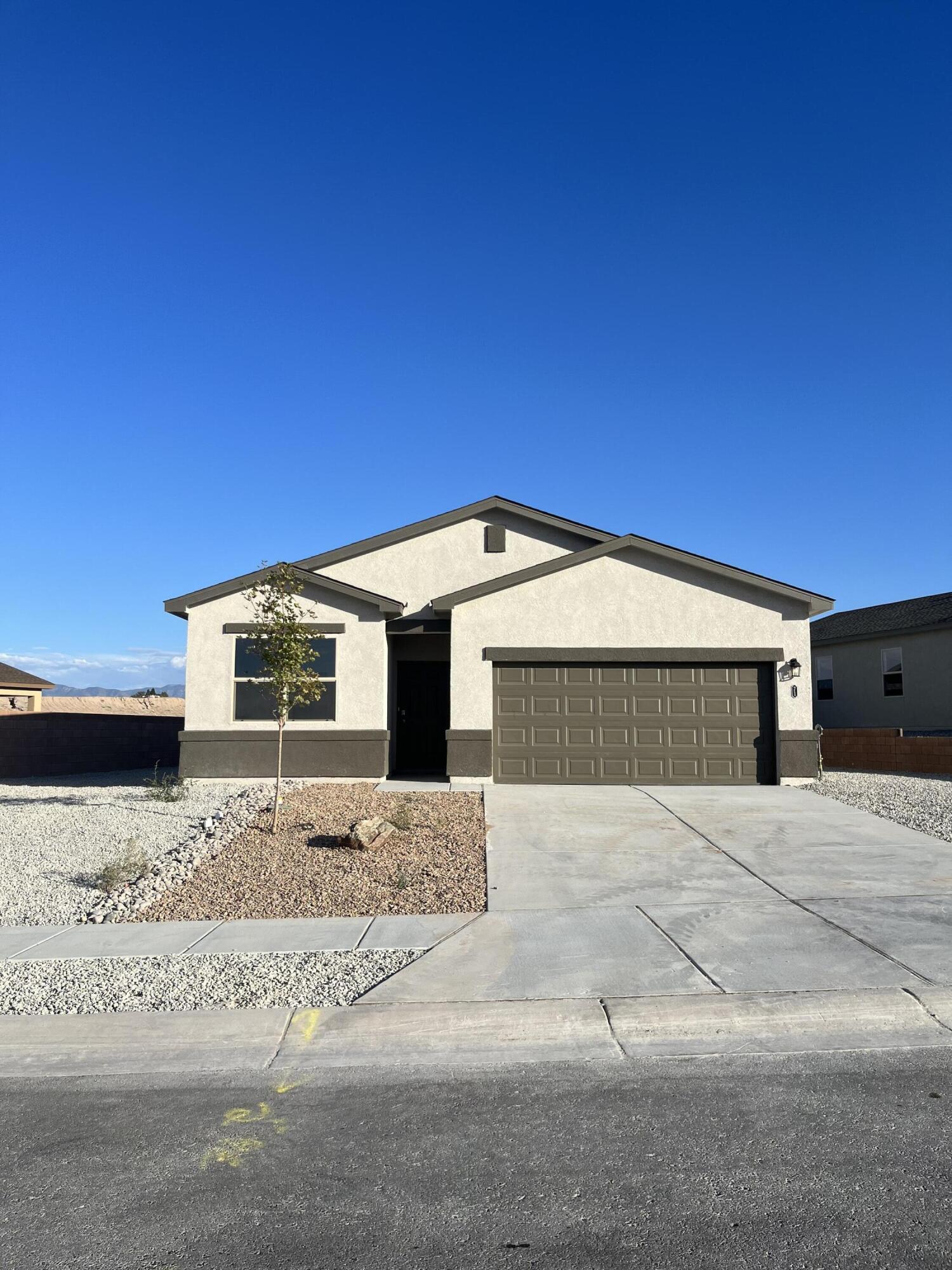 71 Tome Vista Drive, Los Lunas, NM 87031