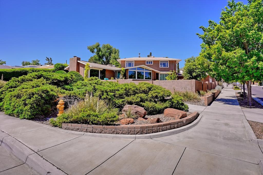 301 Solano Drive SE, Albuquerque, NM 87108