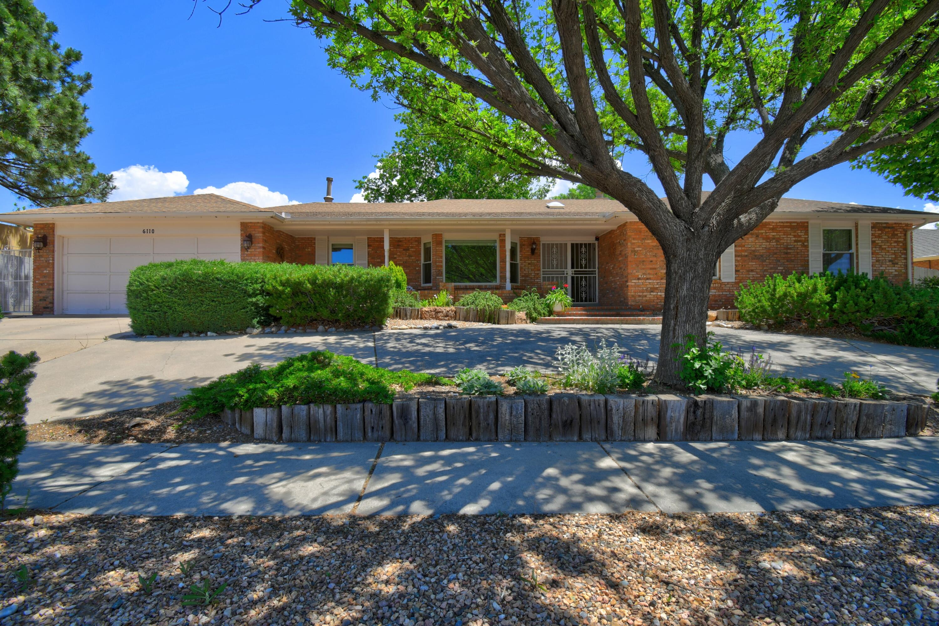 6110 Casa De Vida NE, Albuquerque, NM 87111