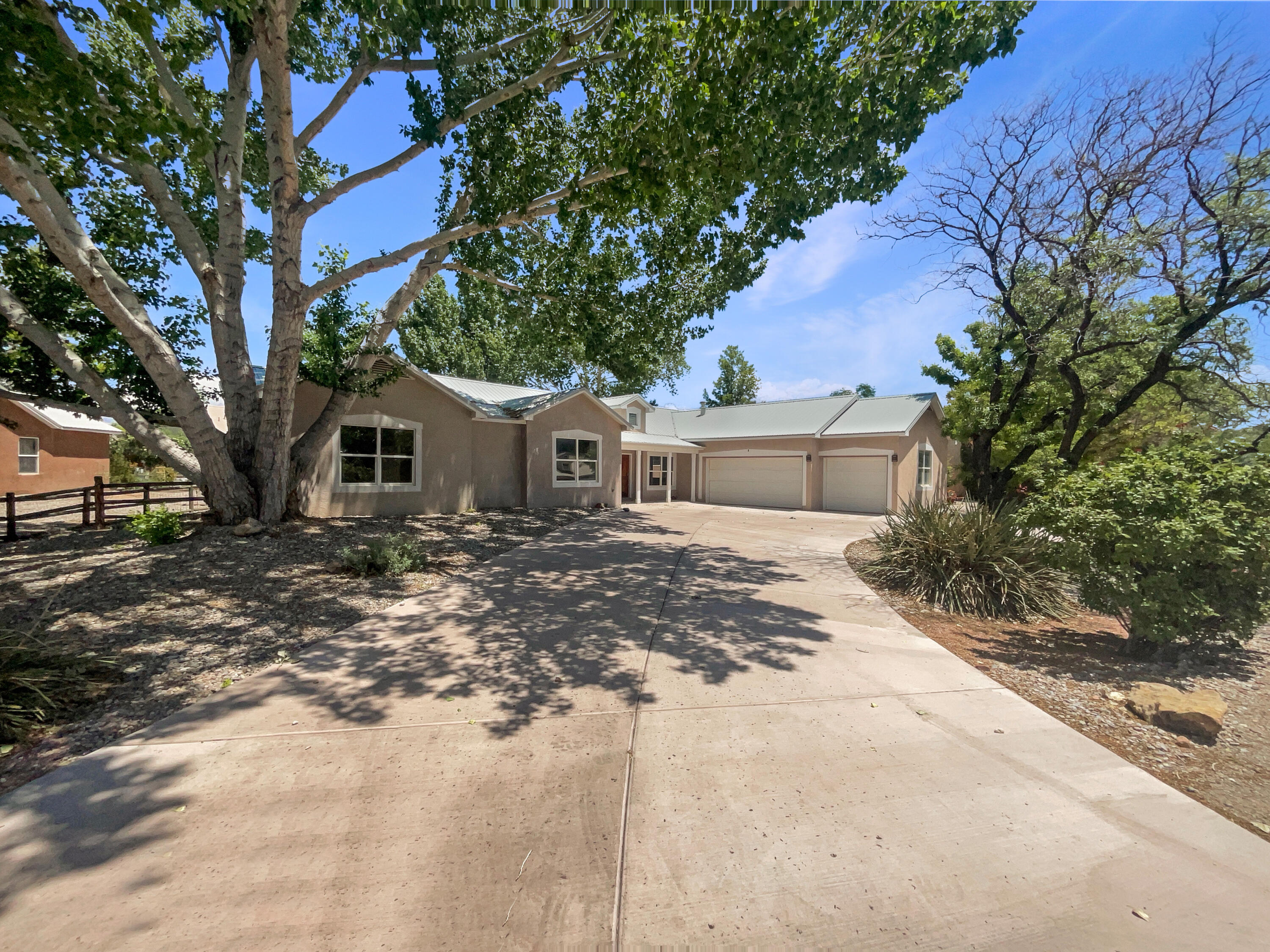 2615 Bosque Del Sol Lane NW, Albuquerque, NM 87120