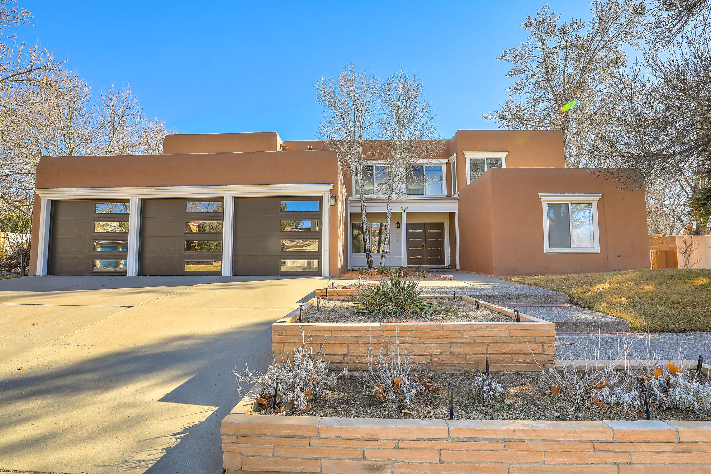 11812 Persimmon Avenue NE, Albuquerque, NM 87111