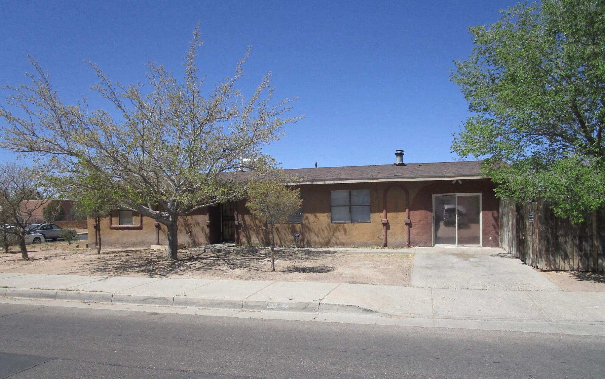 900 57th Street NW, Albuquerque, NM 87105