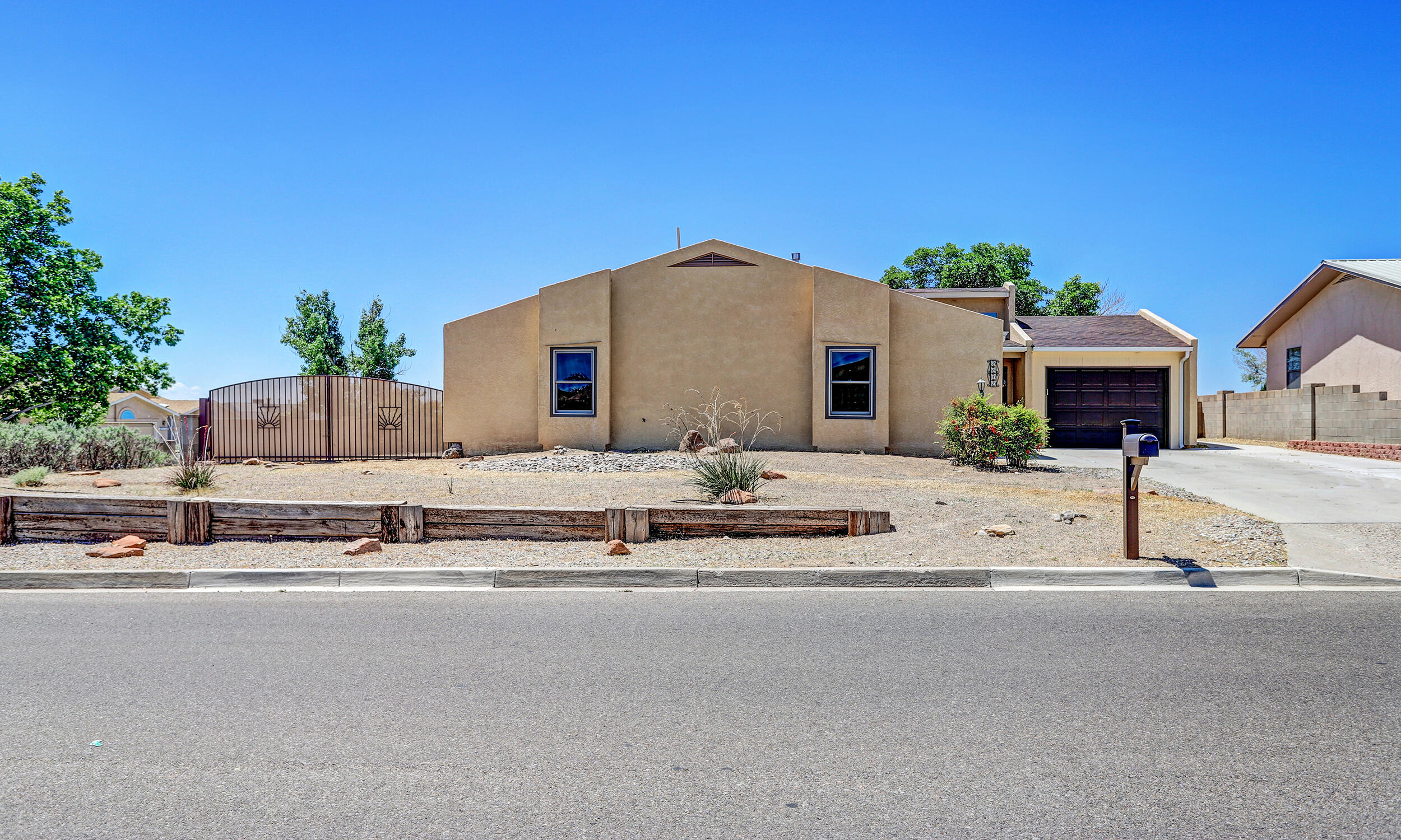 2087 Zaragoza Road SE, Rio Rancho, NM 87124