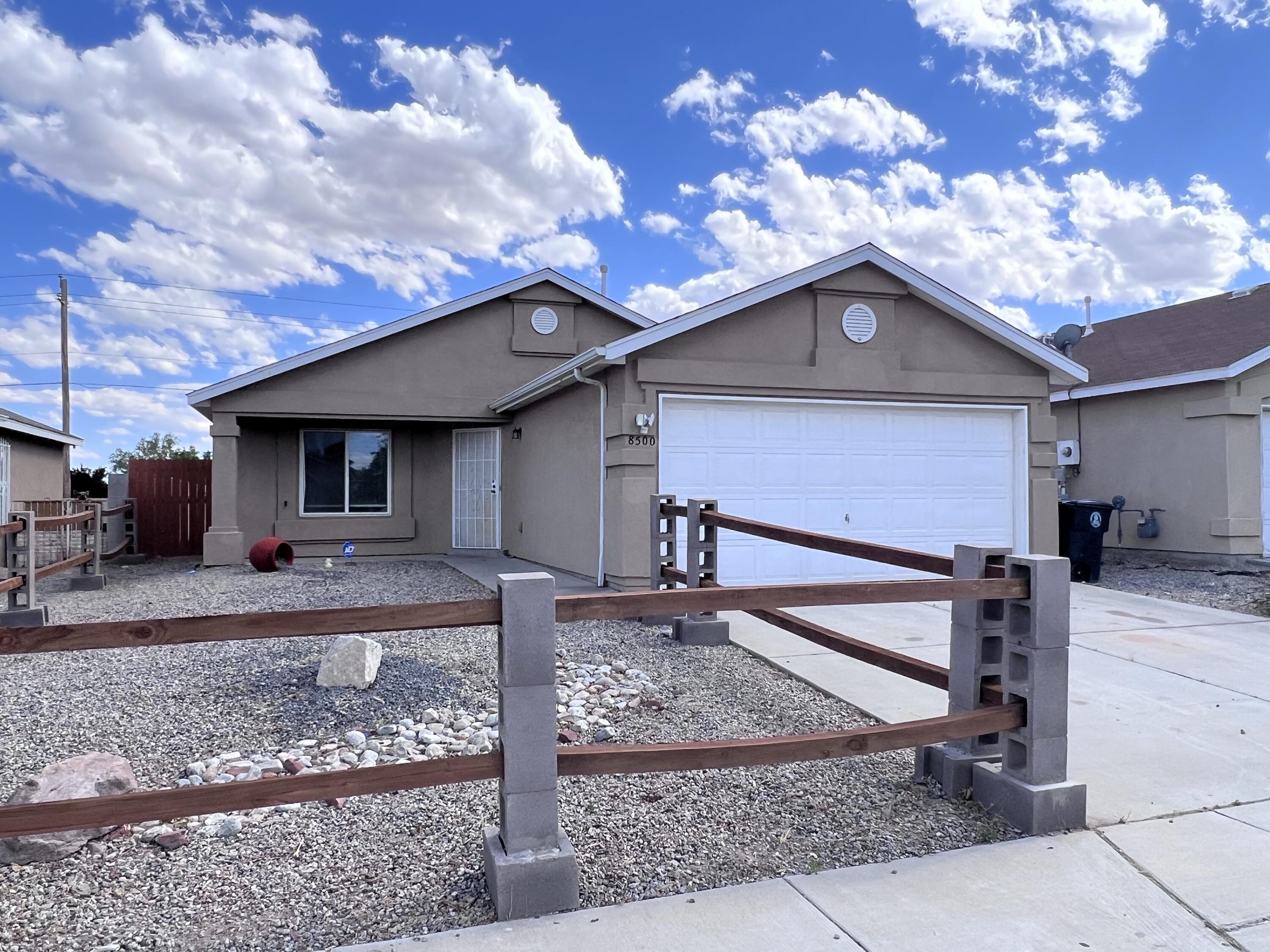 MOVE-IN READY, 3 bedroom, 2  bath, 2 car garage in a great southwest heights location! Nice wood laminate flooring, carpeted bedrooms, easy maintenance landscaping.  This is a great find!