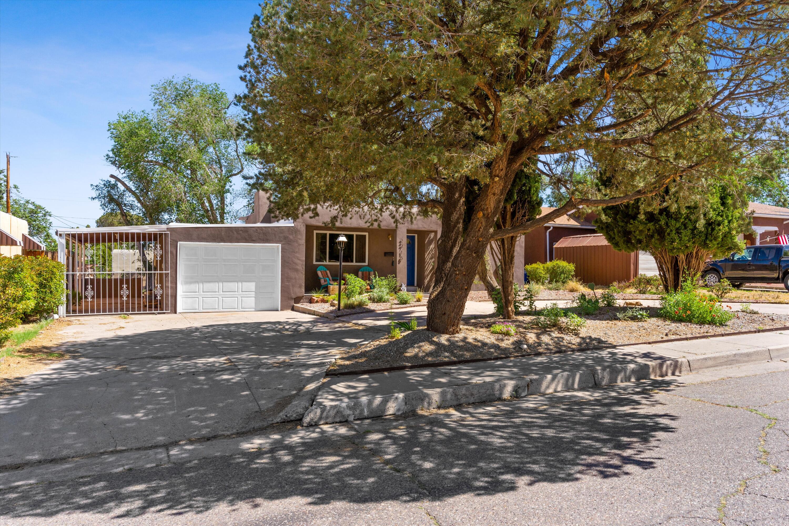 2715 San Joaquin Avenue SE, Albuquerque, NM 87106