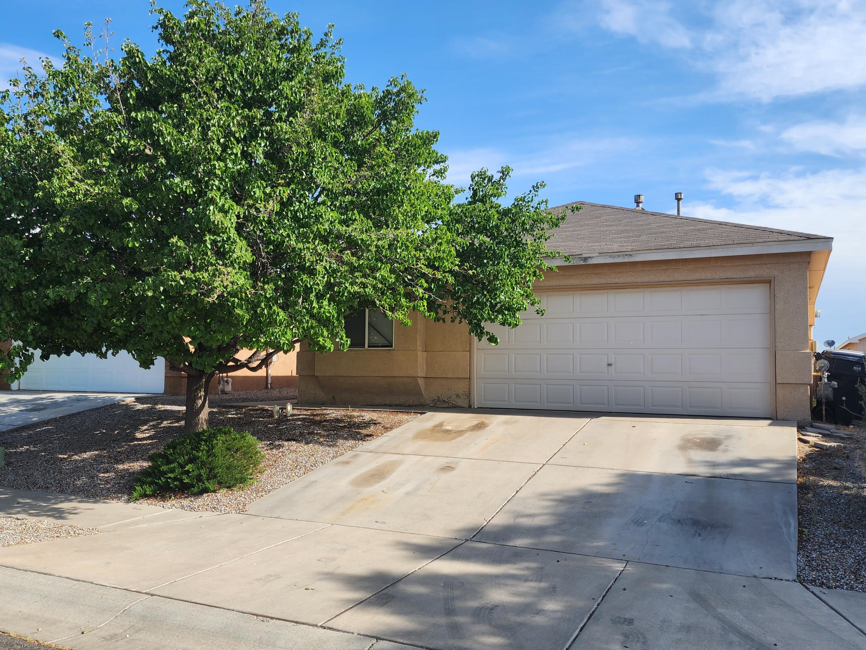 205 Vista Del Angel SW, Albuquerque, NM 87121
