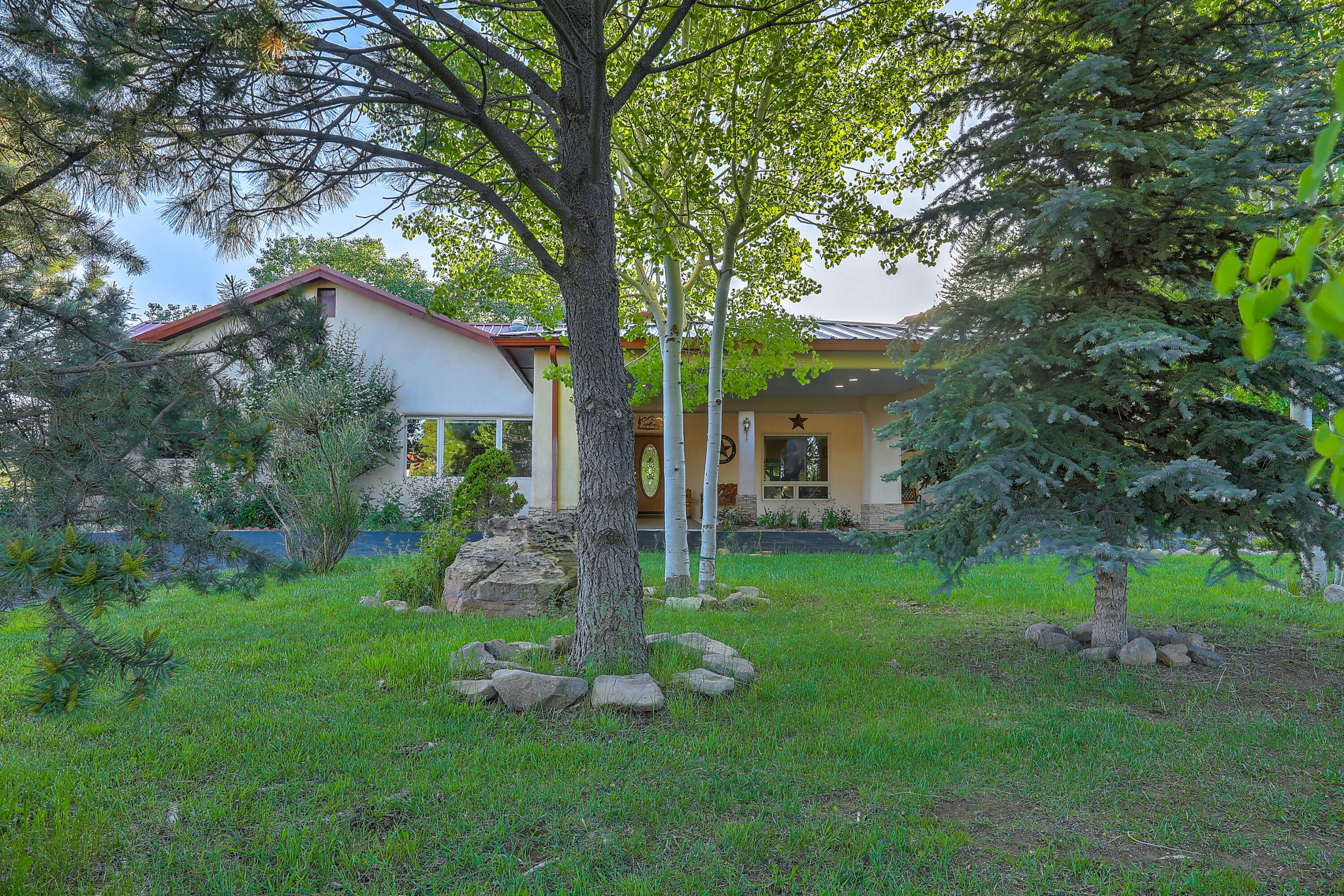 10 Vallecitos Road, Tijeras, NM 87059