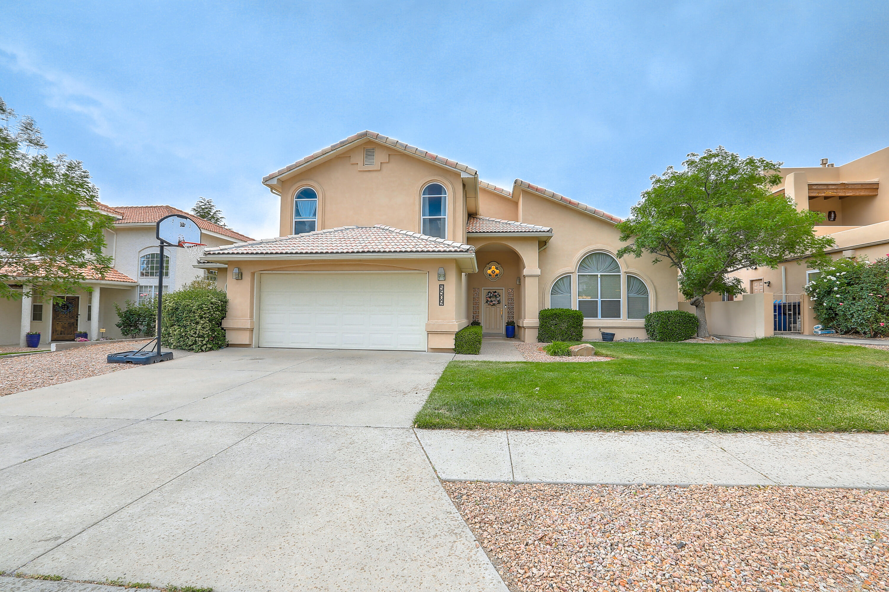 Home offers indoor luxury and comfort with an exceptional outdoor living experience. Open concept, soaring ceilings, abundance of natural light and completely move-in ready!Spacious chef's kitchen features high-end stainless-steel appliances, a gas cooktop, granite countertops, and wine cooler. Classic elegant finishes such as wood floors, crown molding and a sweeping staircase welcome you to this amazing home. Main floor guest suite with an en-suite bathroom offers flexibility in the floor plan. Upstairs you will find three additional bedrooms with walk-in closets including a tranquil master suite with a beautiful spa bathroom.Backyard is an entertainer's dream with a quiet private patio, hot tub and park like landscaping.