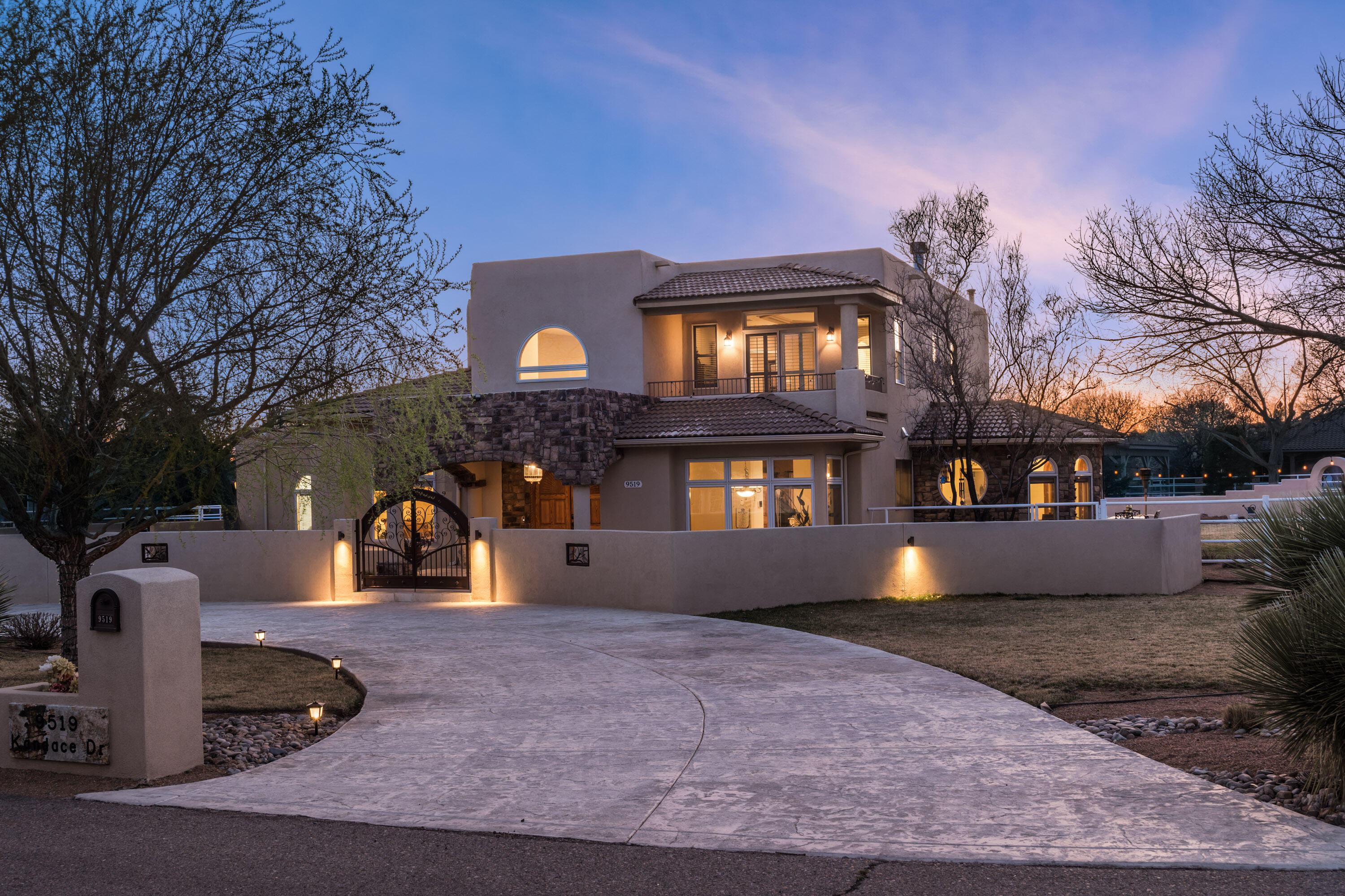 9519 Kandace Drive NW, Albuquerque, NM 87114