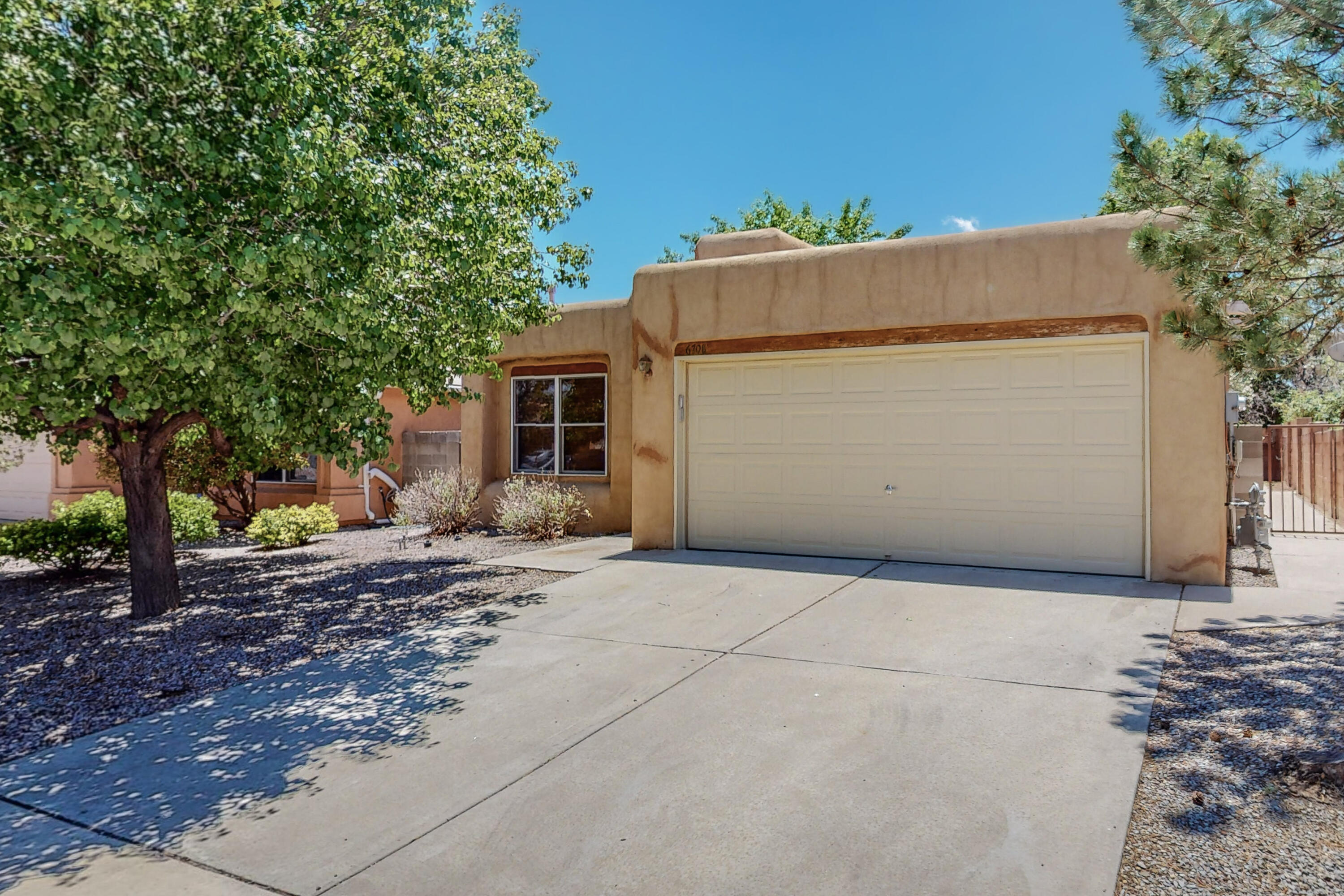 6708 Upper Canyon Court NW, Albuquerque, NM 87120