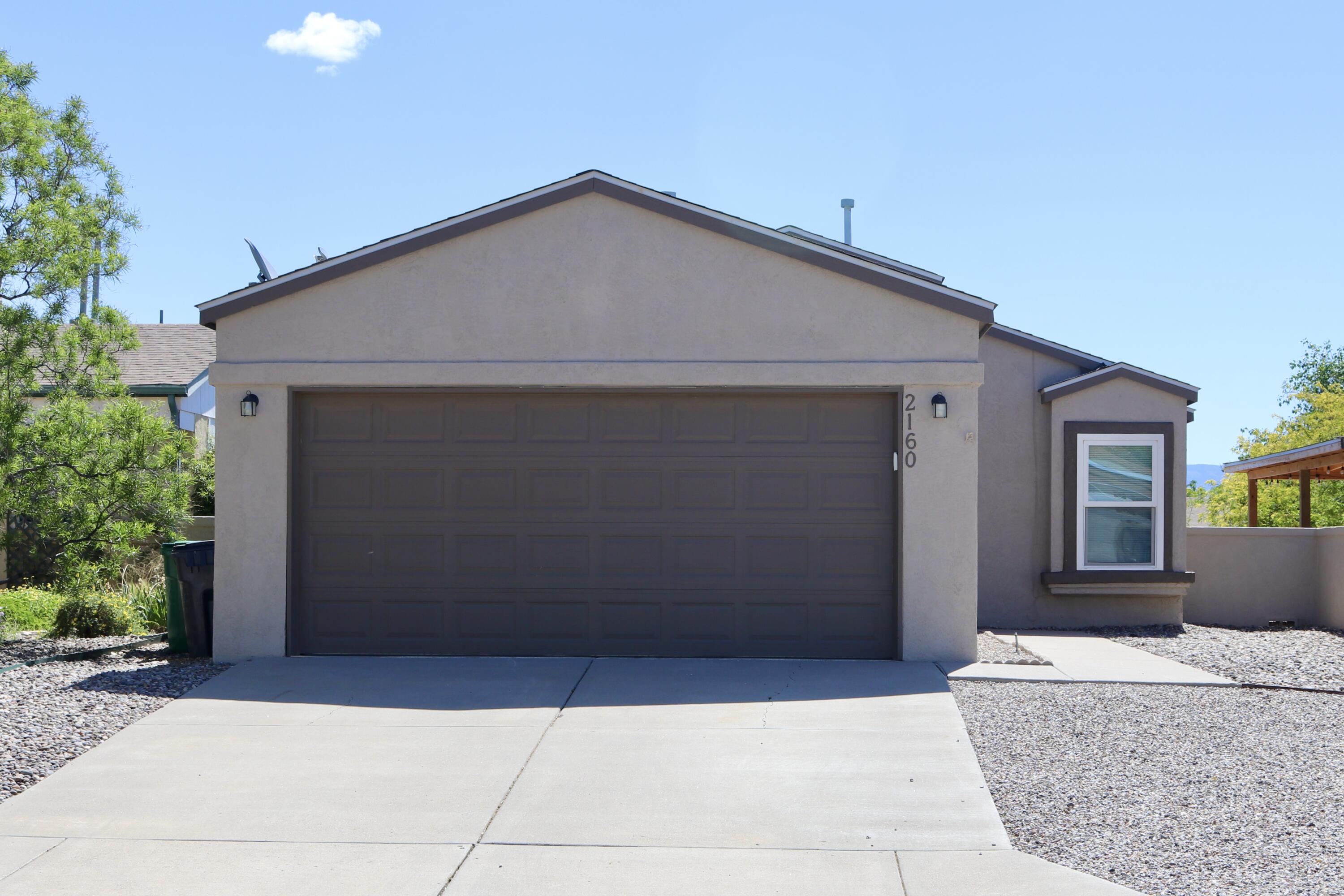Beautiful, move in ready, single story home in Rio Rancho. Enjoy the easy maintenance of tile floors, refrigerated air, updated ceiling fans and newer windows. New interior and exterior paint in 2021. New plumbing lines installed in 2021.