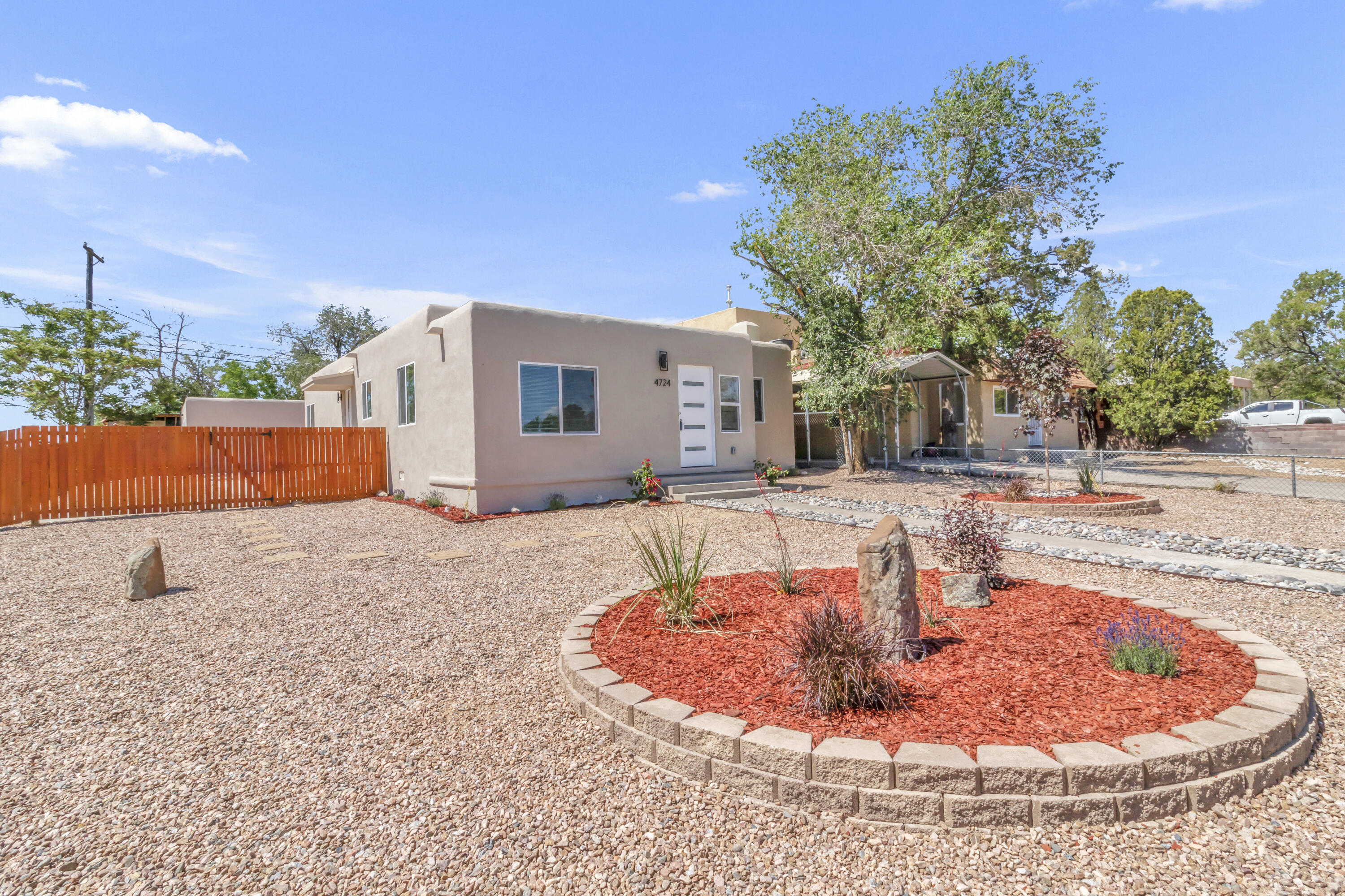 4724 Crest Avenue SE, Albuquerque, NM 87108