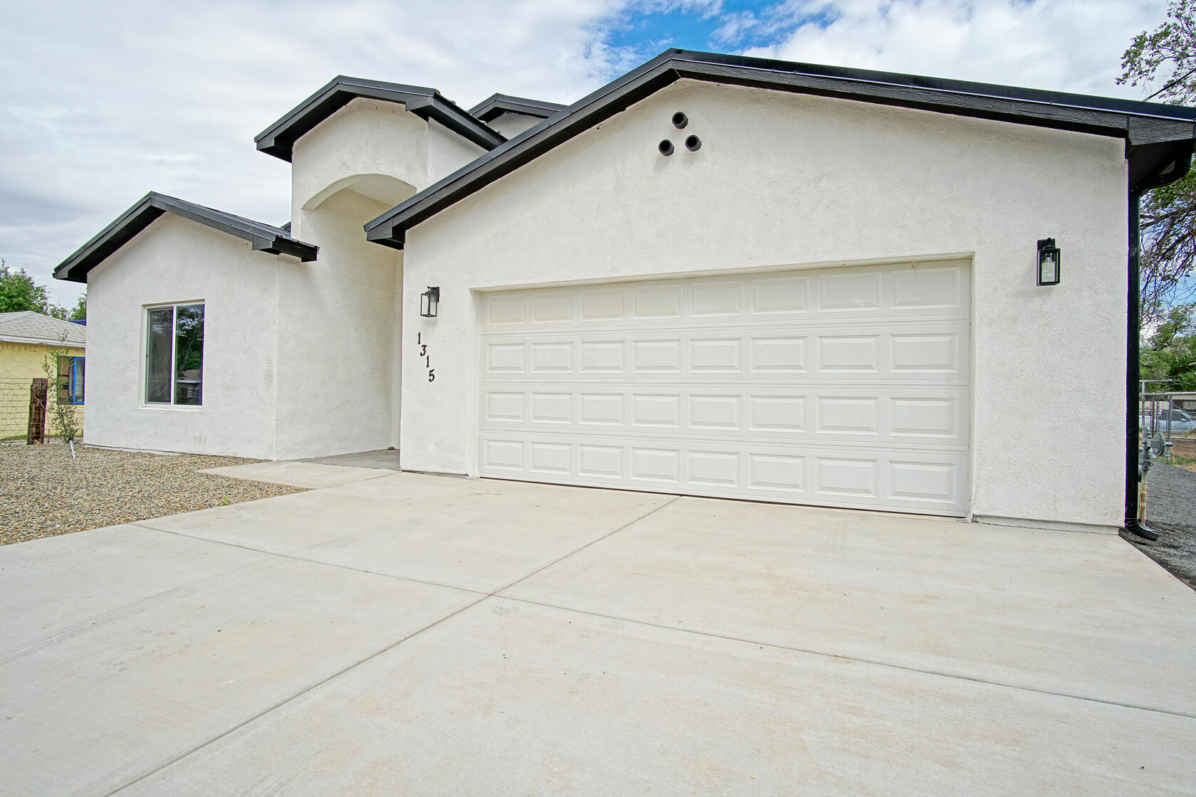 1315 Rinconado Lane SW, Albuquerque, NM 87105
