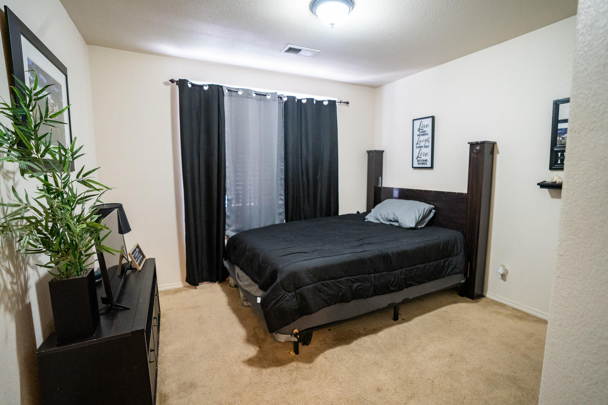 9809 Rancho West Place SW, Albuquerque, New Mexico 87121, 3 Bedrooms Bedrooms, ,2 BathroomsBathrooms,Residential,For Sale,9809 Rancho West Place SW,1036719