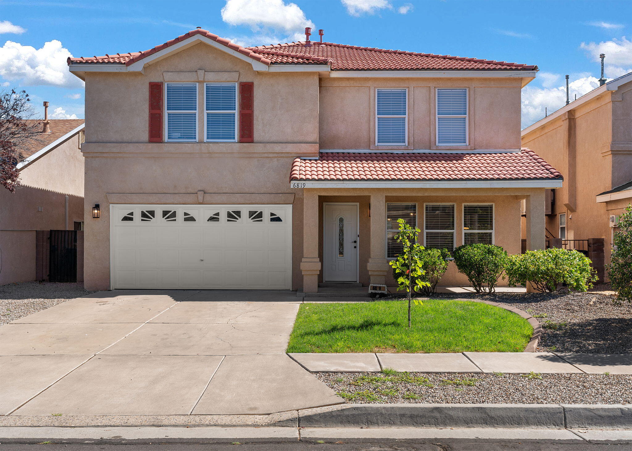 SELLER HAS ACCEPTED AN OFFER WITH A 48HR FIRST RIGHT OF REFUSAL. Welcome to this charming residence nestled in the heart of Ventana Ranch. As you step inside, you will be greeted by a spacious and inviting living area. The open floor plan seamlessly connects the living room to the dining area, creating a bright and airy atmosphere. The kitchen is a chef's delight, featuring modern appliances, ample counter space, and plenty of storage for all your culinary needs. The property boasts 4 bedrooms, 3 bathrooms, and a loft, providing ample space for everyone. The primary suite is a peaceful retreat, complete with a private en-suite bathroom and a walk-in closet. Outside, the backyard offers a tranquil oasis, perfect for outdoor gatherings.