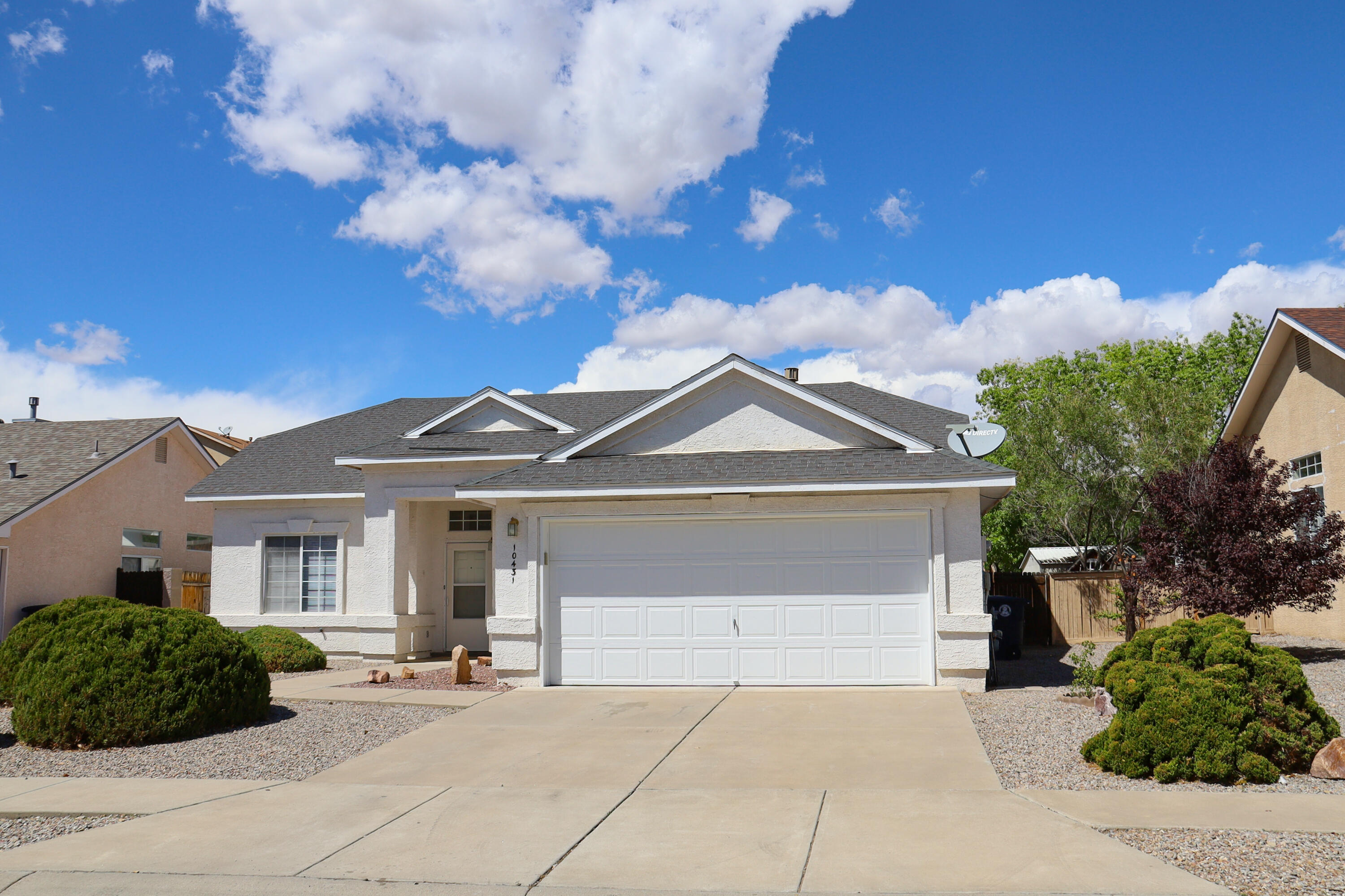 Light, bright attractive floor plan.  Spacious living room features custom fireplace for those cold winter nights.  Well appointed kitchen will please even the pickiest chef. Master bedroom/bath area truly fit for royalty.  Private backyard, great for BarBQ summer fun.