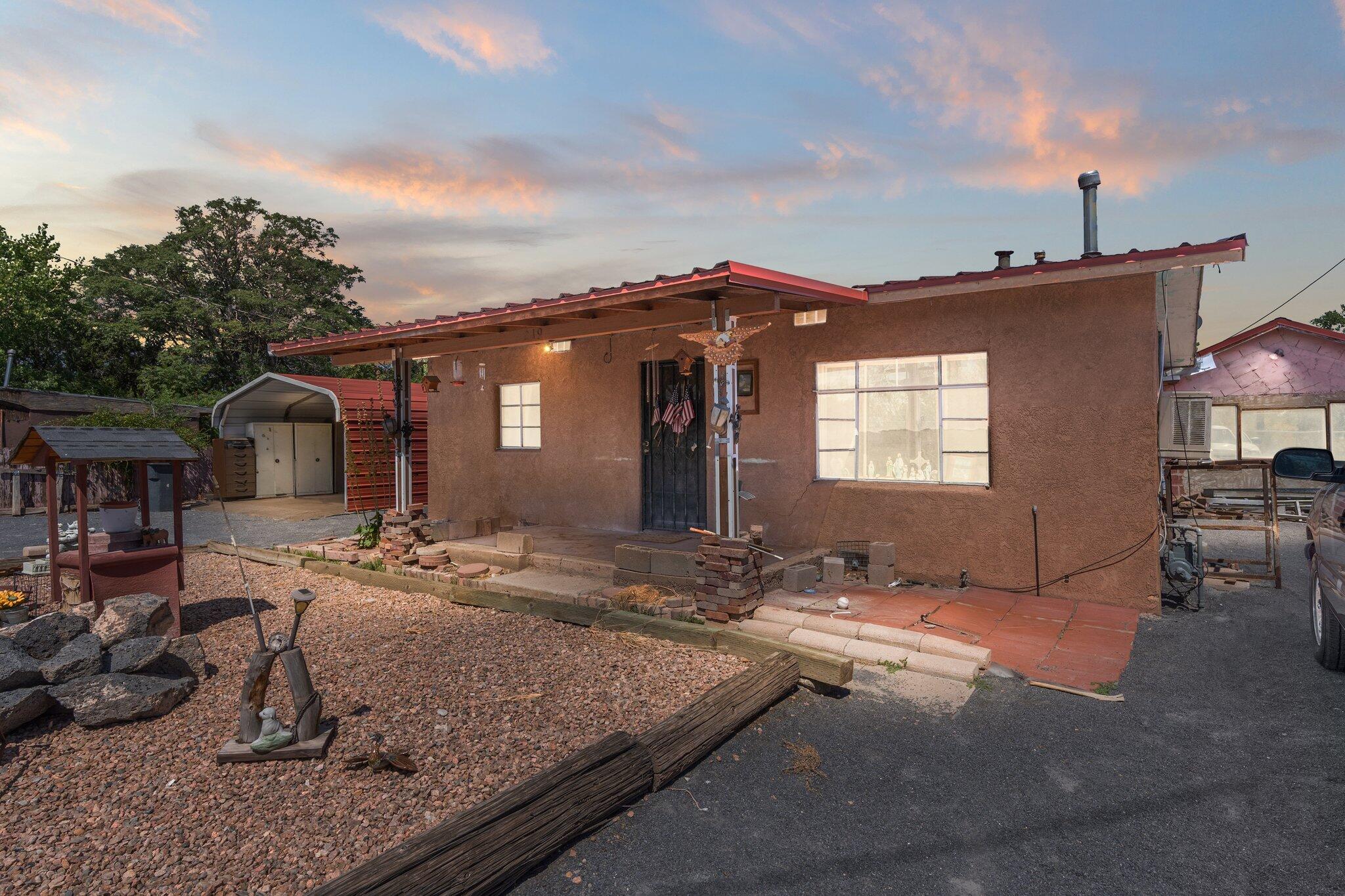 Great opportunity to purchase in the North Valley! Home features 1,487sf with 3 bedrooms, a full bath and 2 living areas! With a little TLC this home could be the perfect one!