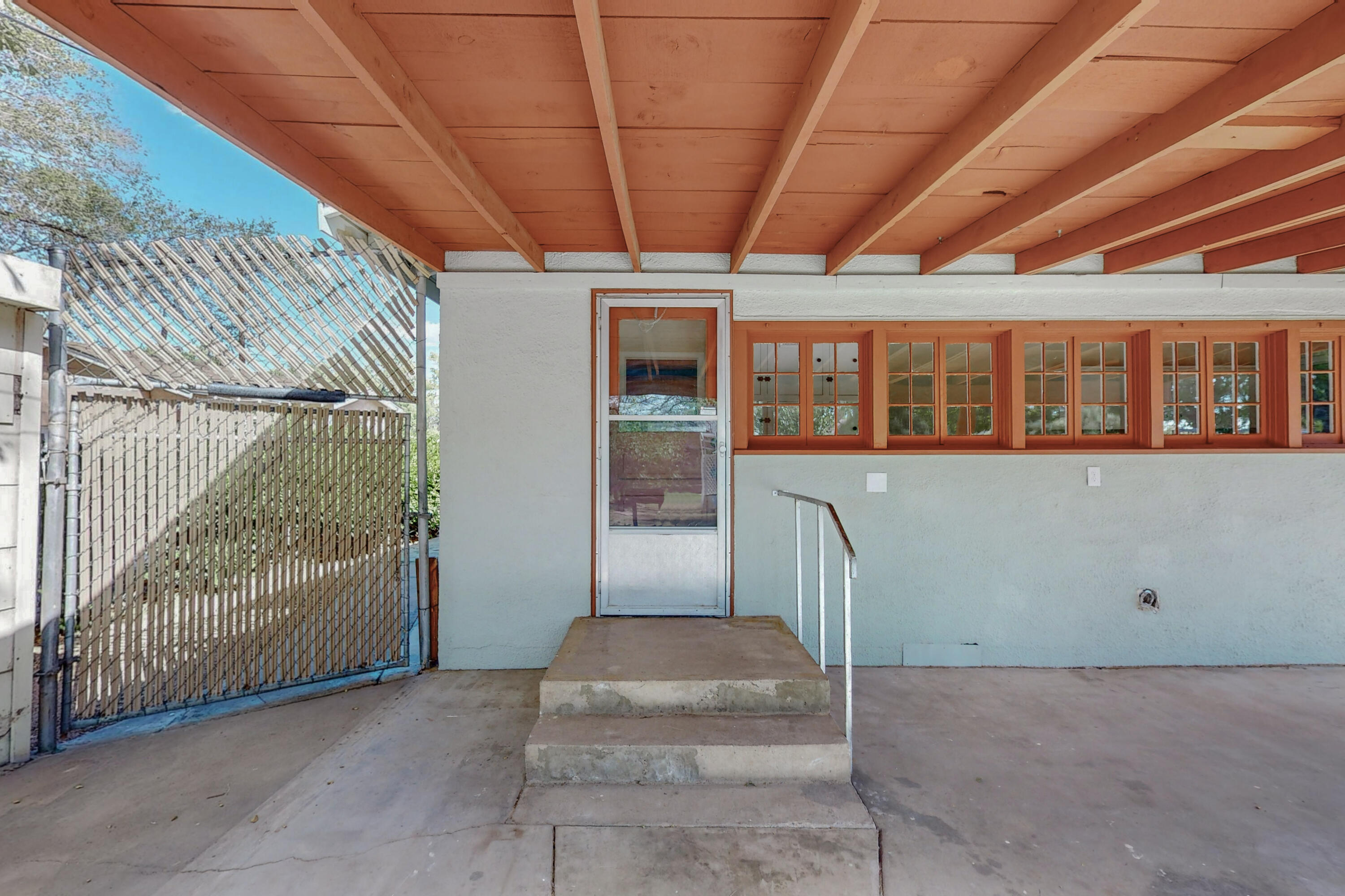 167 Riverside Drive SW, Albuquerque, New Mexico 87105, 3 Bedrooms Bedrooms, ,2 BathroomsBathrooms,Residential,For Sale,167 Riverside Drive SW,1042668
