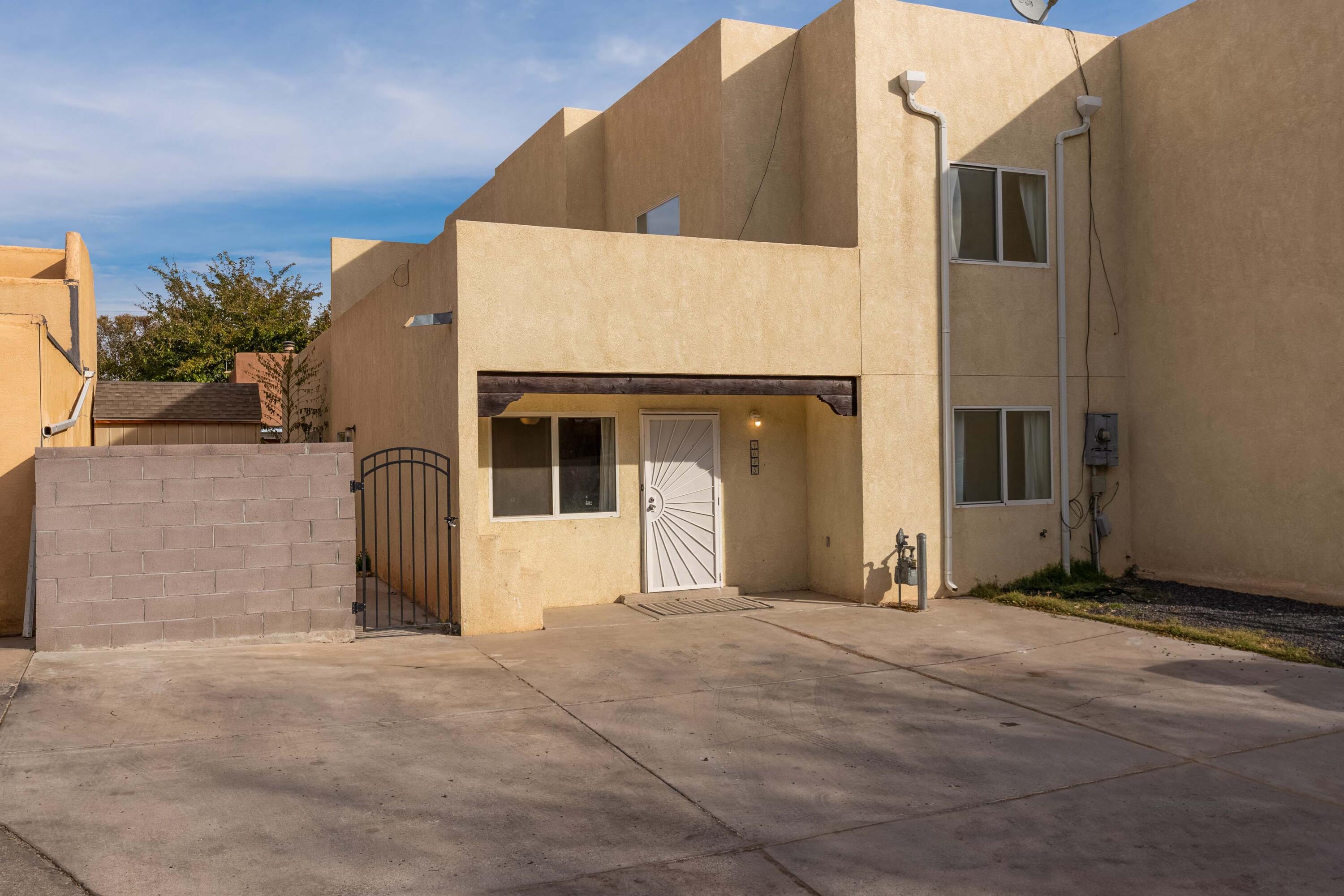 A true gem. This property is conveniently located near Shopping centers, and downtown. This spacious property  is move in ready, offers an open floor plan with a bedroom downstairs. Truly a must see property.