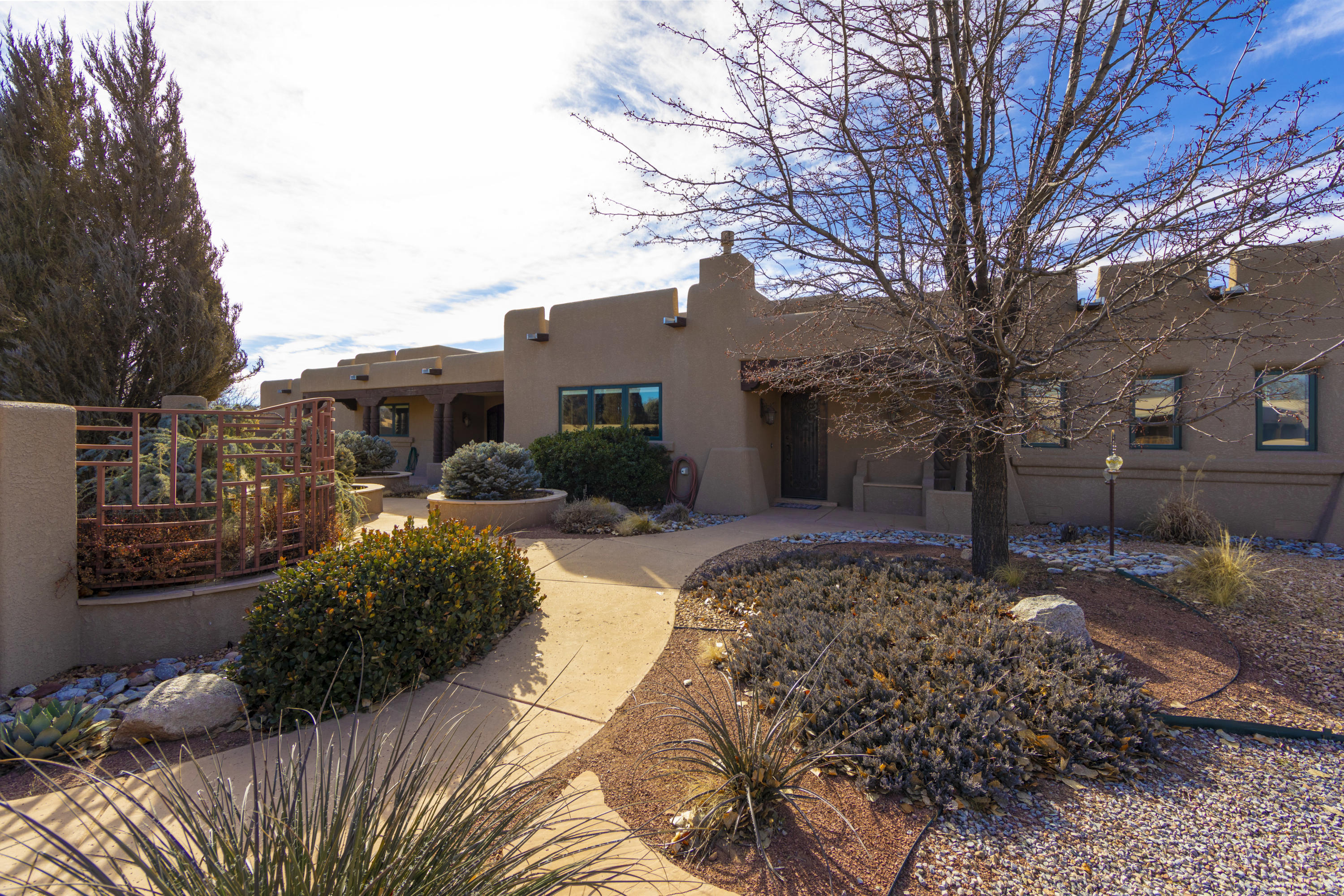 10040 LOS CANSADOS ROAD NW, ALBUQUERQUE, NM 87114  Photo 2