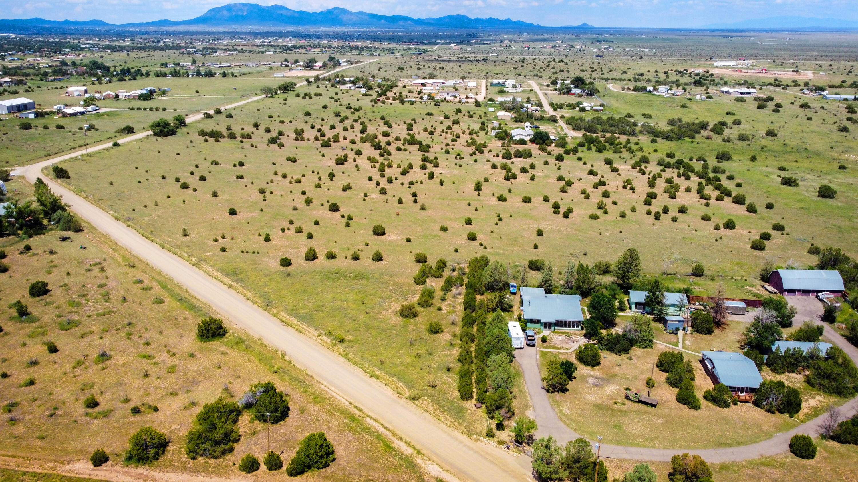 V Hill, Edgewood, NM 87015