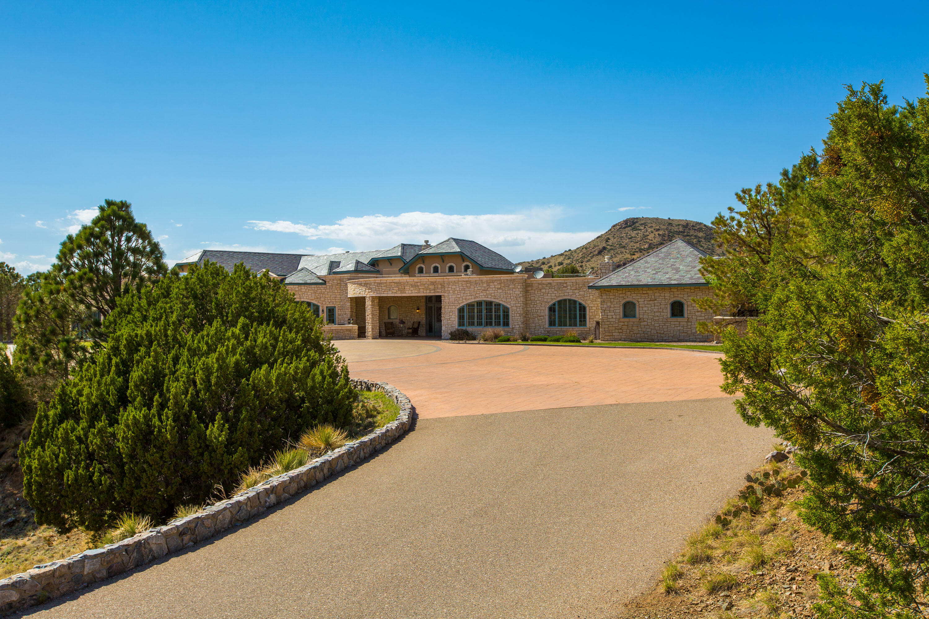 Coyote Canyon Drive SE, Albuquerque, NM 