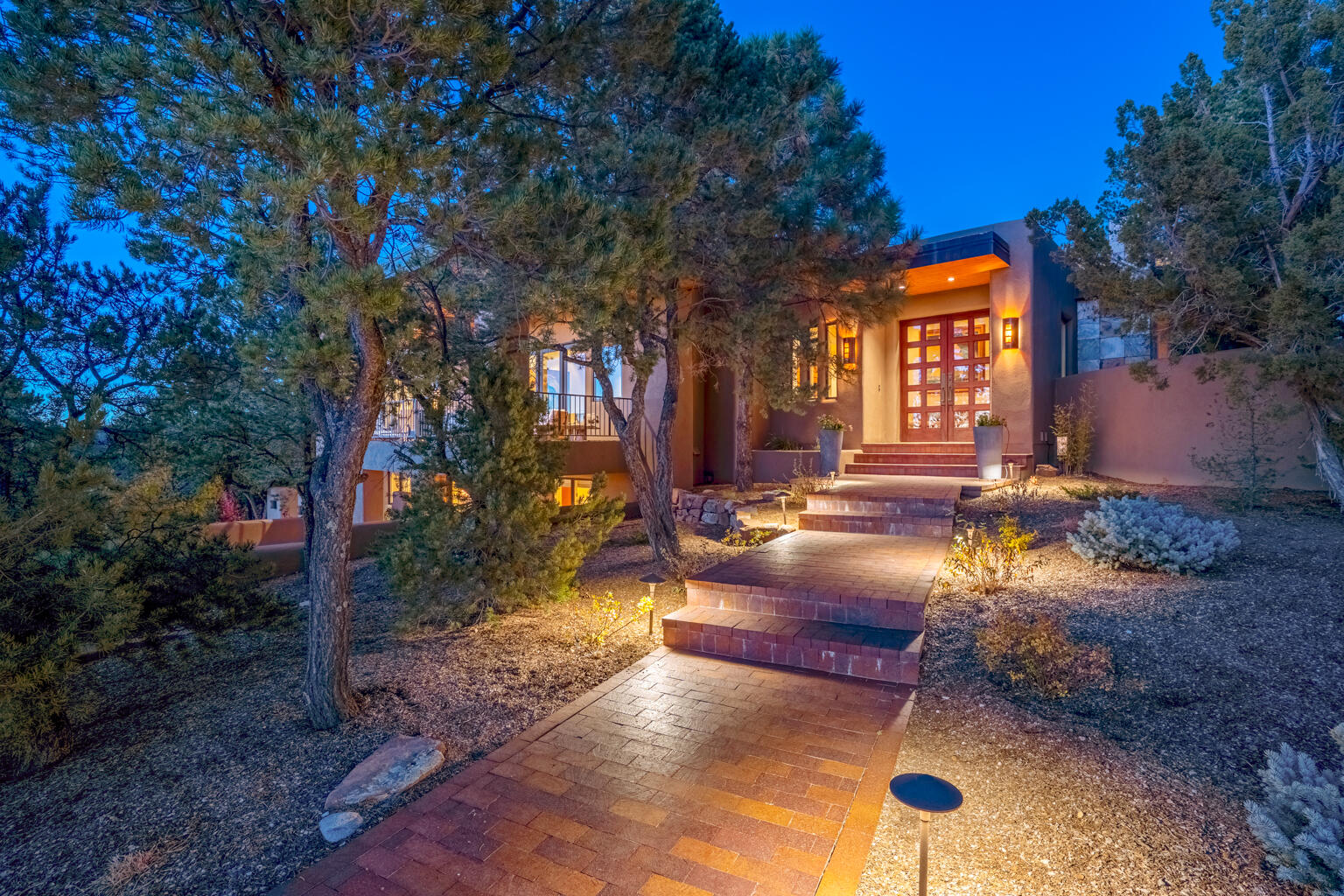 1031 Governor Dempsey Drive, Santa Fe, NM 87501