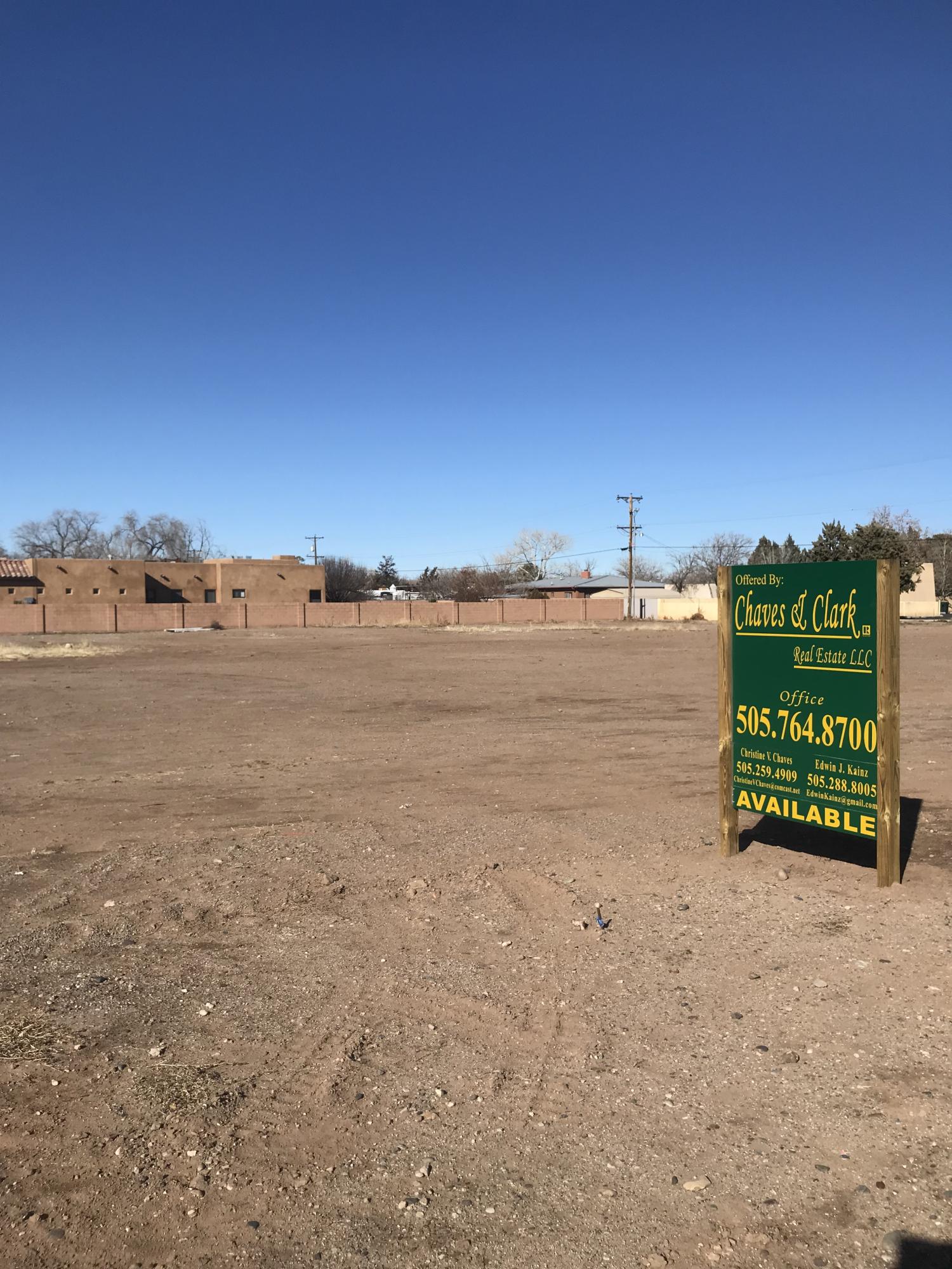 6401 4th Street NW, Los Ranchos, New Mexico 87107, ,Commercial Lease,For Rent,6401 4th Street NW,930469