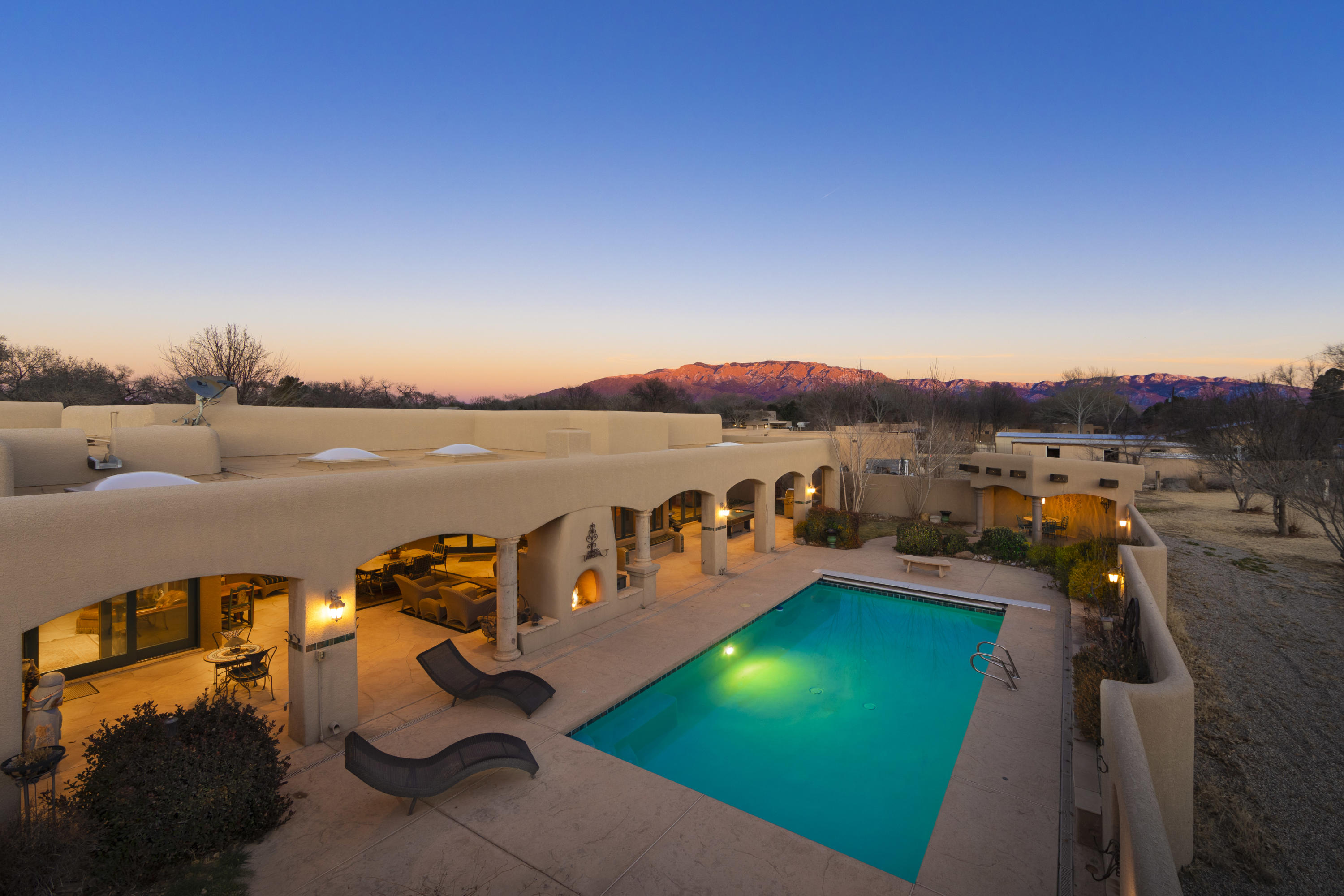 10040 Los Cansados Road NW, Albuquerque, NM 87114