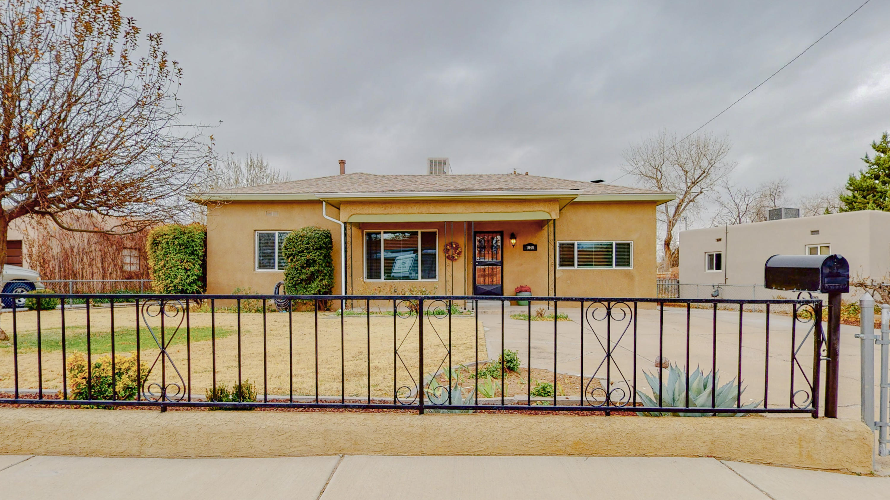 Kirtland Air Force Base area homes between 225k and 250k