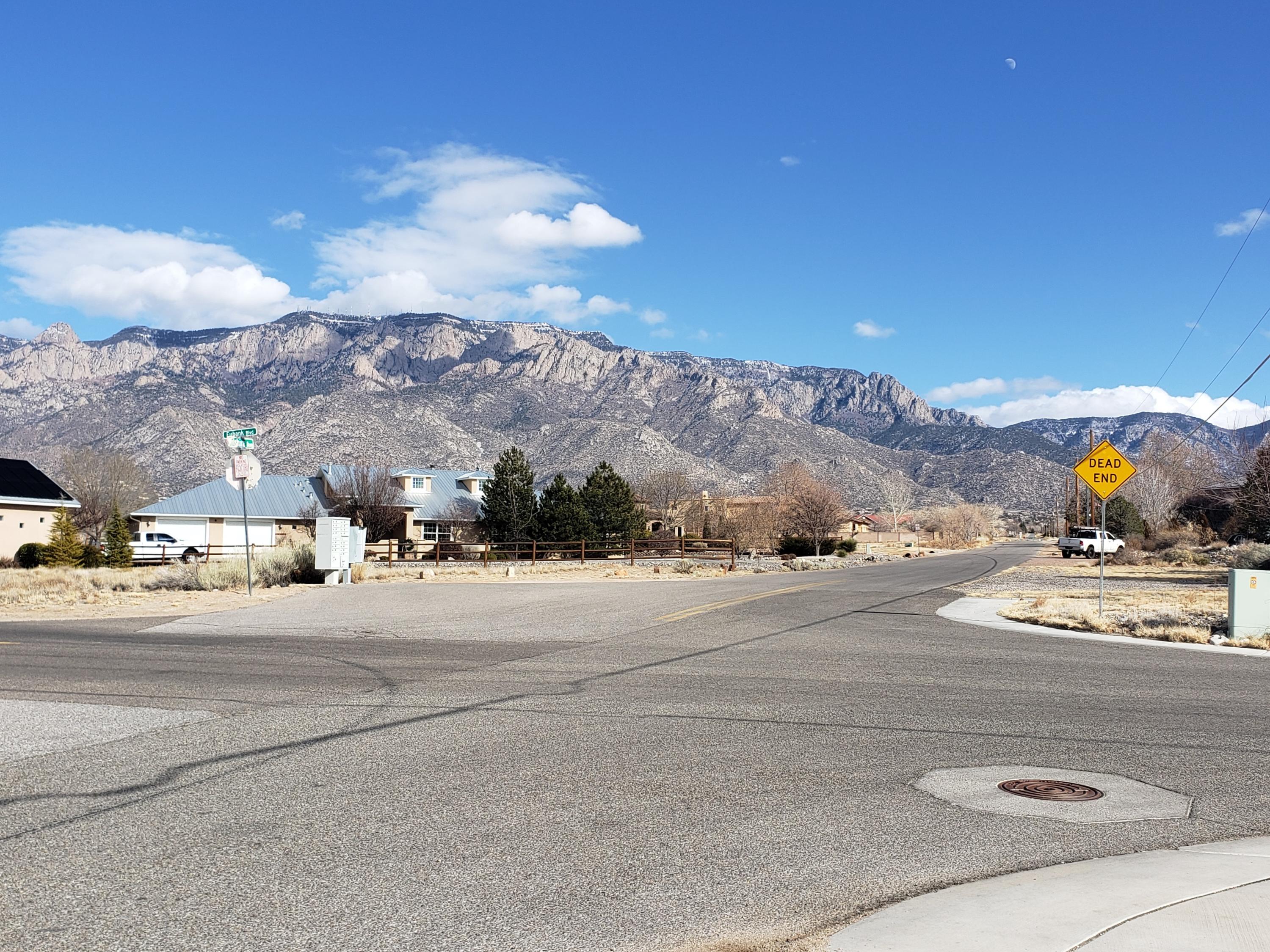 Wilshire Avenue NE, Albuquerque, NM 87122
